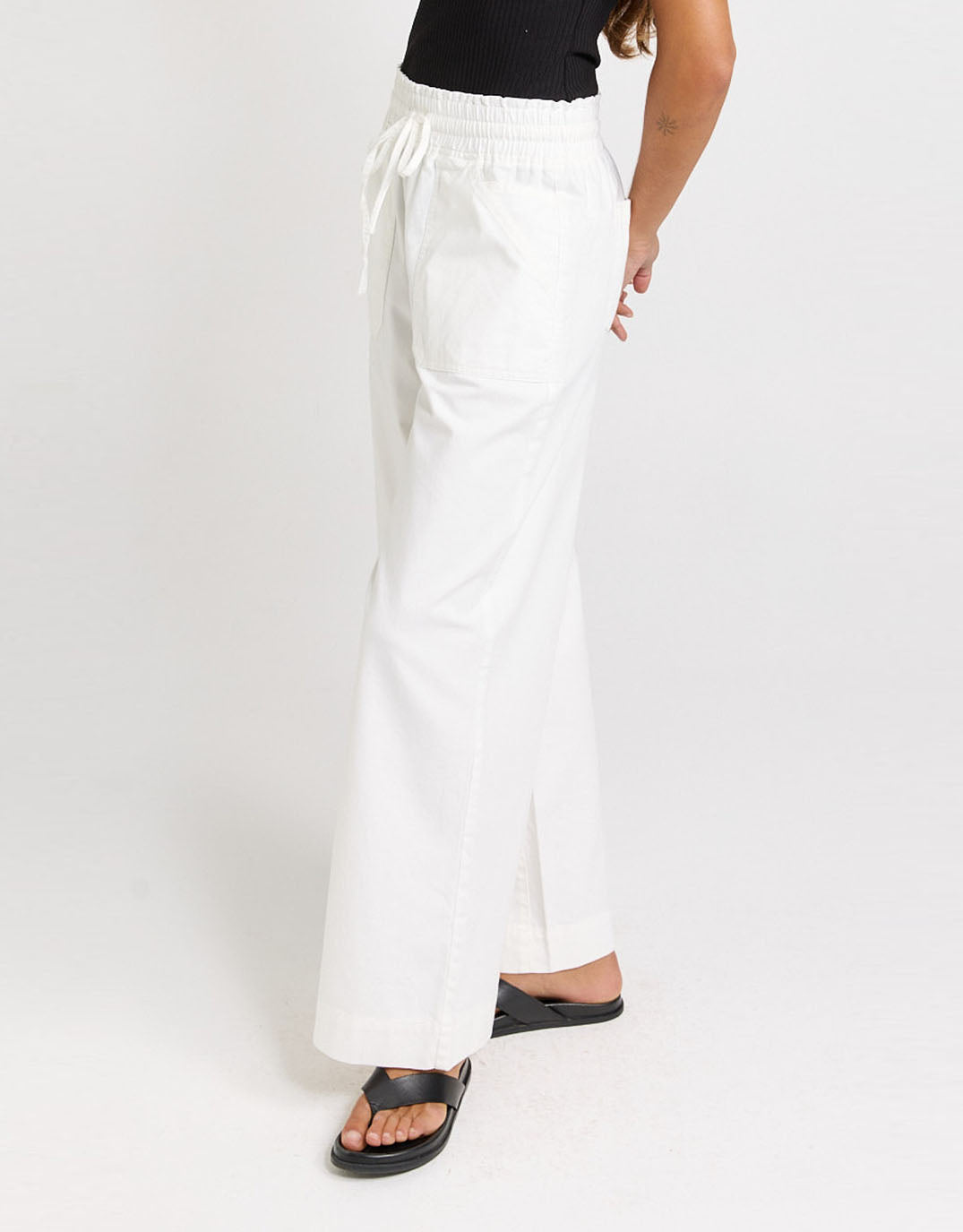 Betty Basics Safra Relax Leg Jean (White)