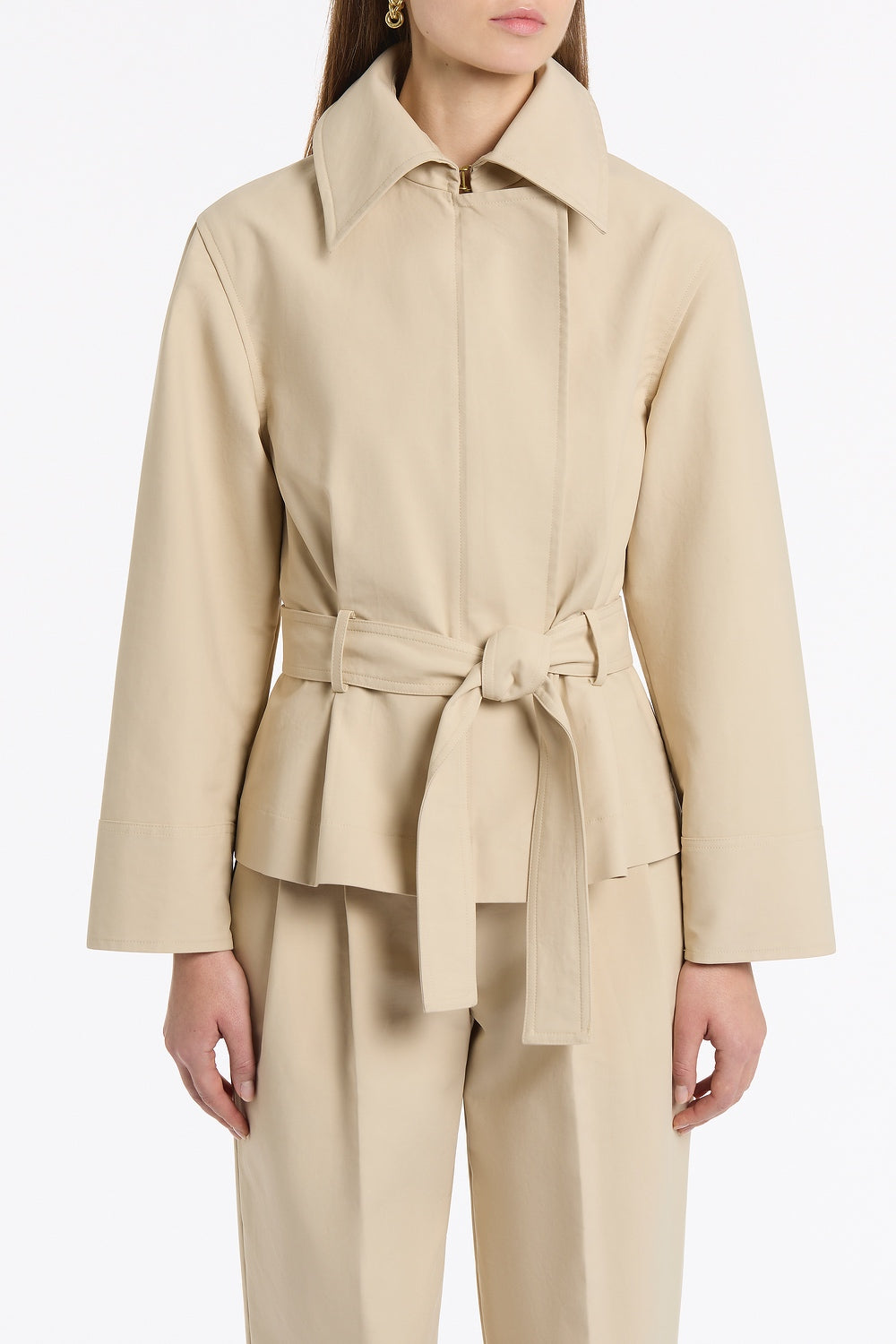 Carla Zampatti Bone Luxe Cotton Drill Short Trench Coat (Natural)