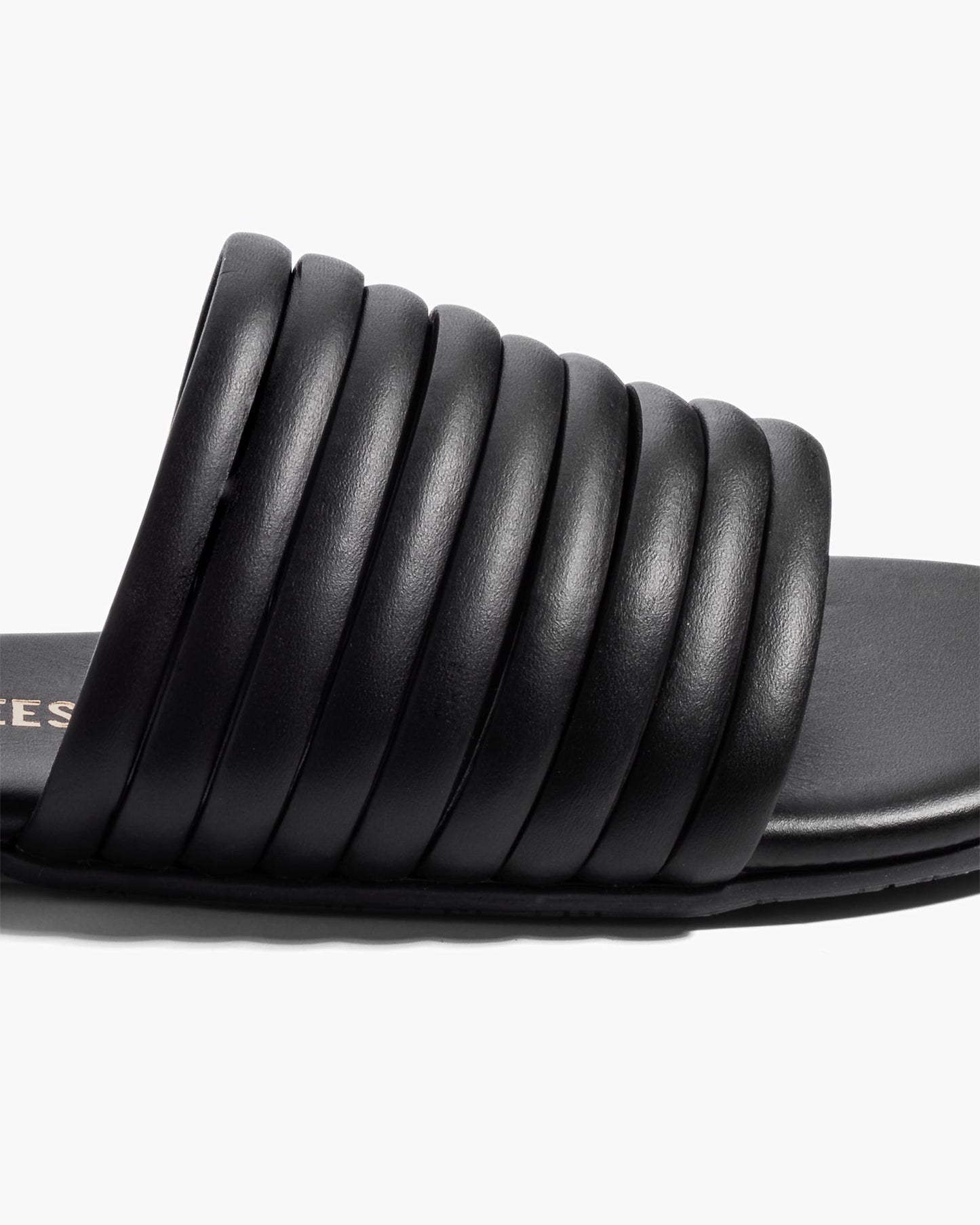 Caro (Black)
