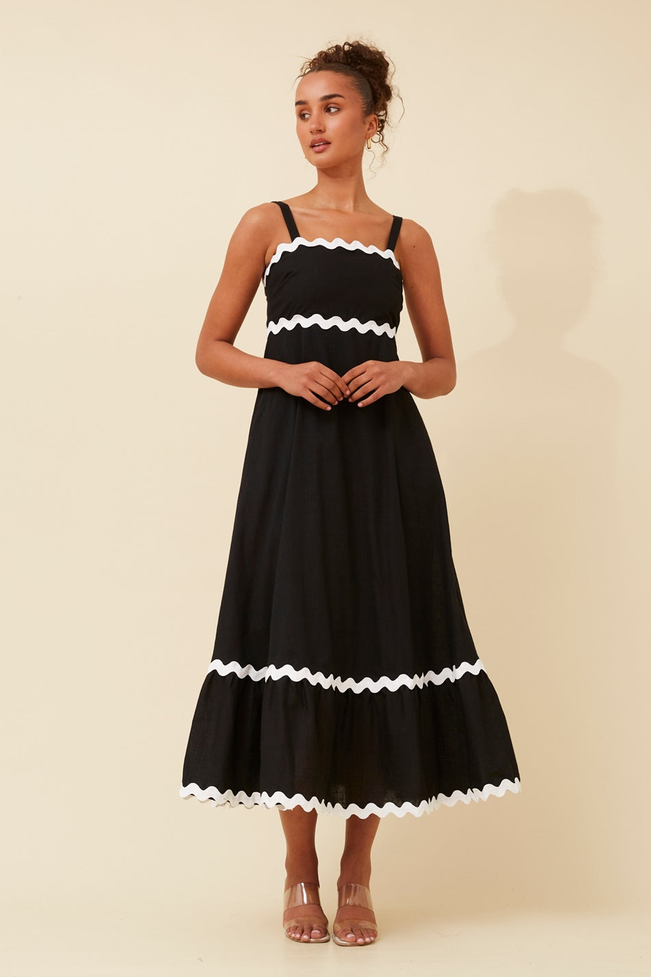 MAKENNA RIC RAC MAXI DRESS (Black)