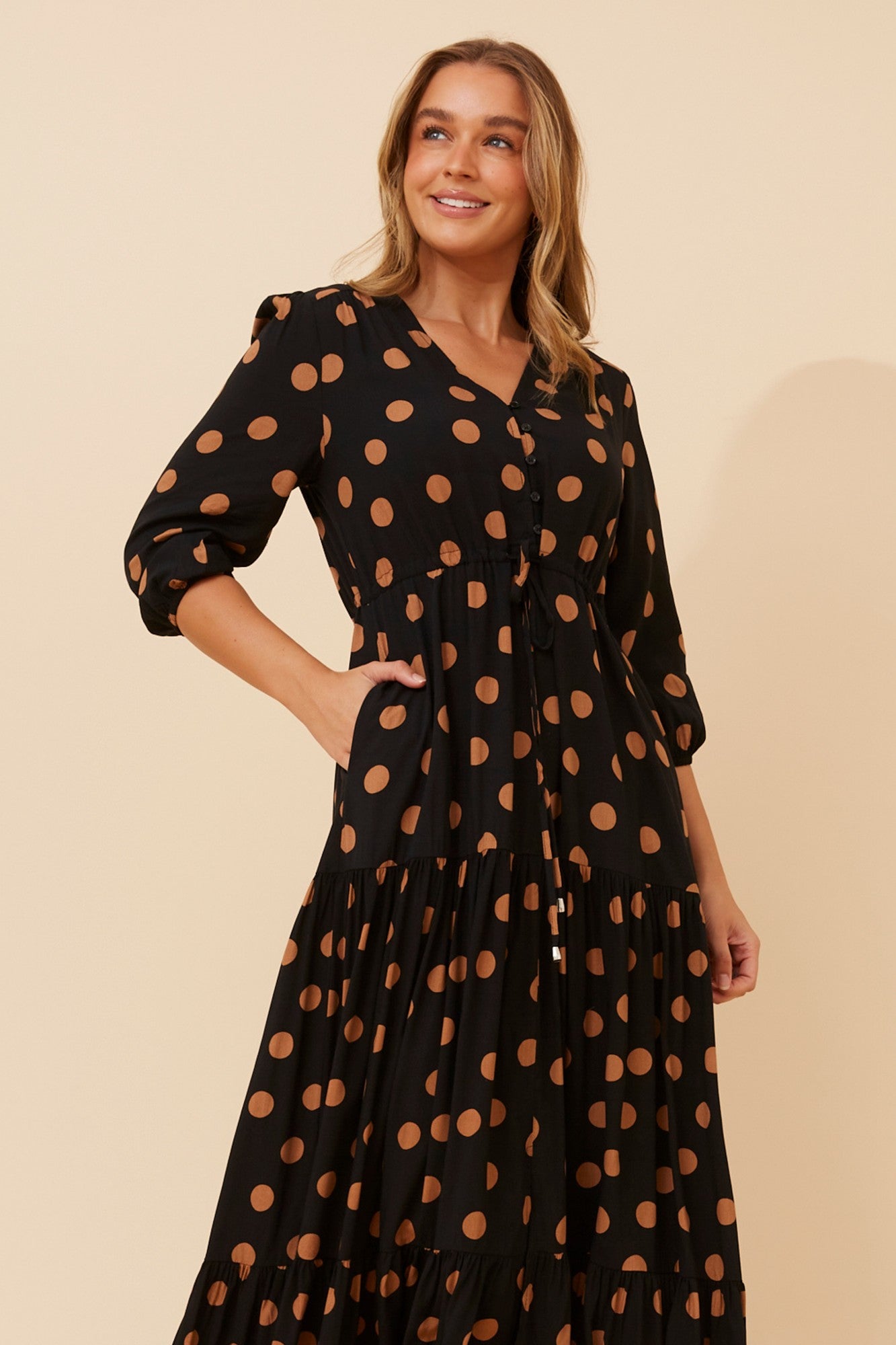 RAELA POLKA DOT PRINT MAXI DRESS (Black)