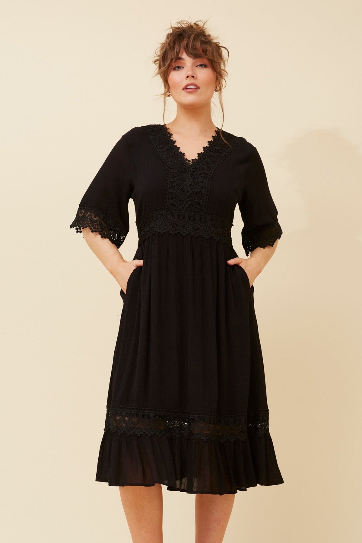 NAYLA LACE MIDI DRESS (Black)