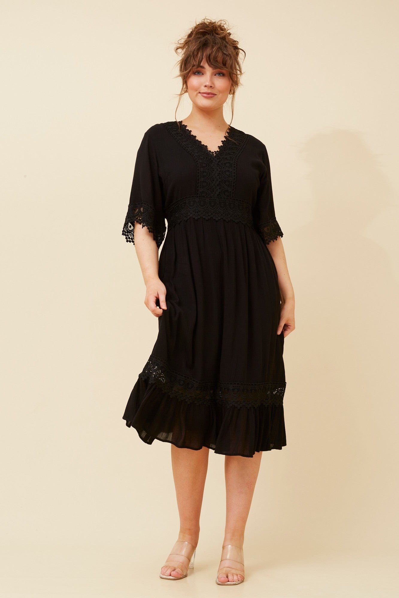 NAYLA LACE MIDI DRESS (Black)