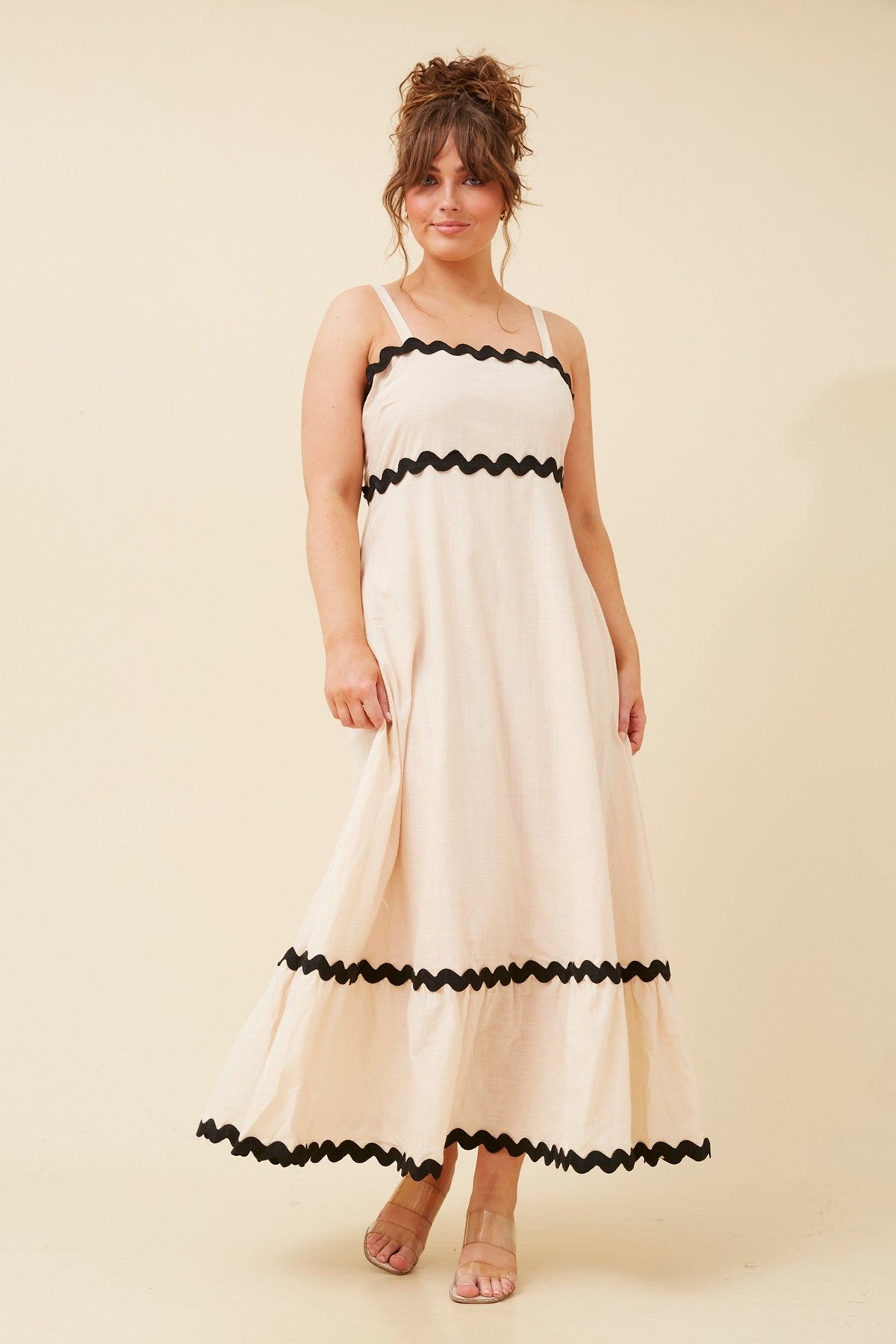 MAKENNA RIC RAC MAXI DRESS (Black)