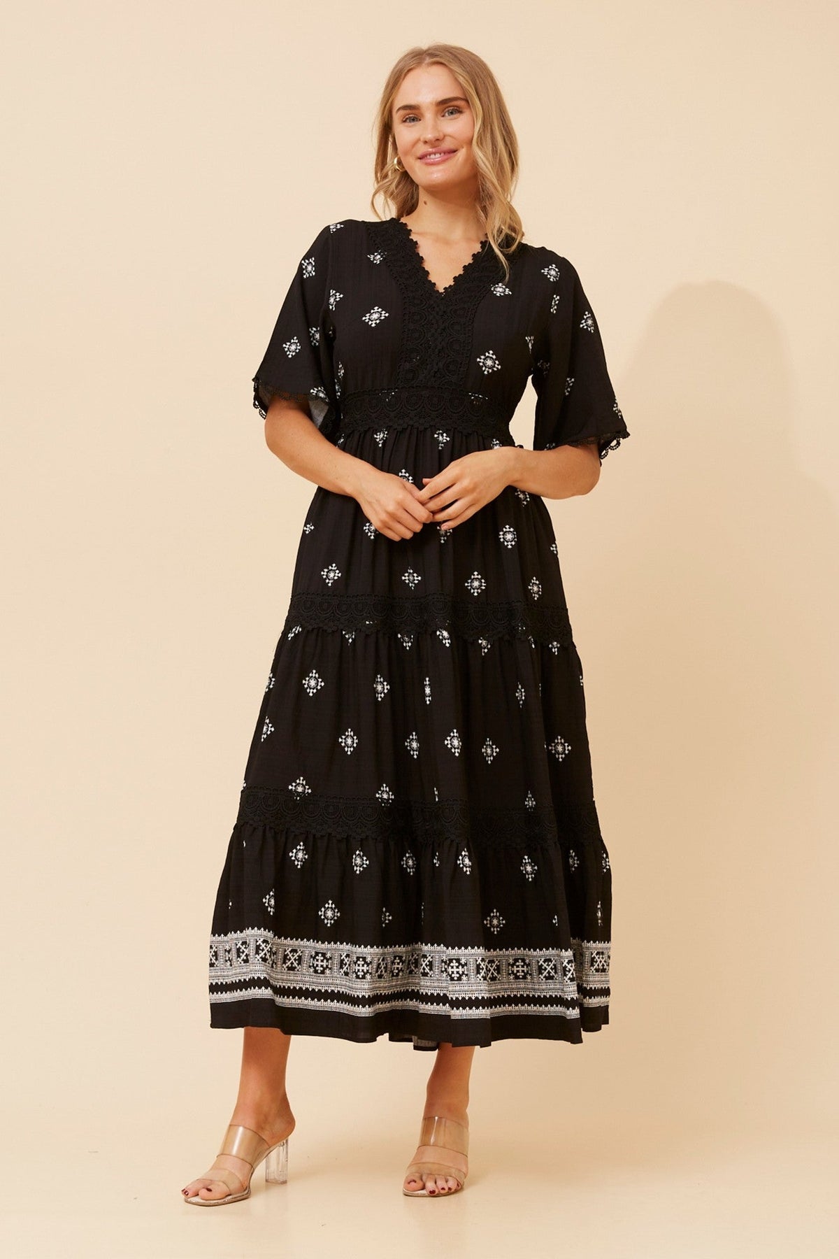GEENA BORDER PRINT MAXI DRESS (Black)