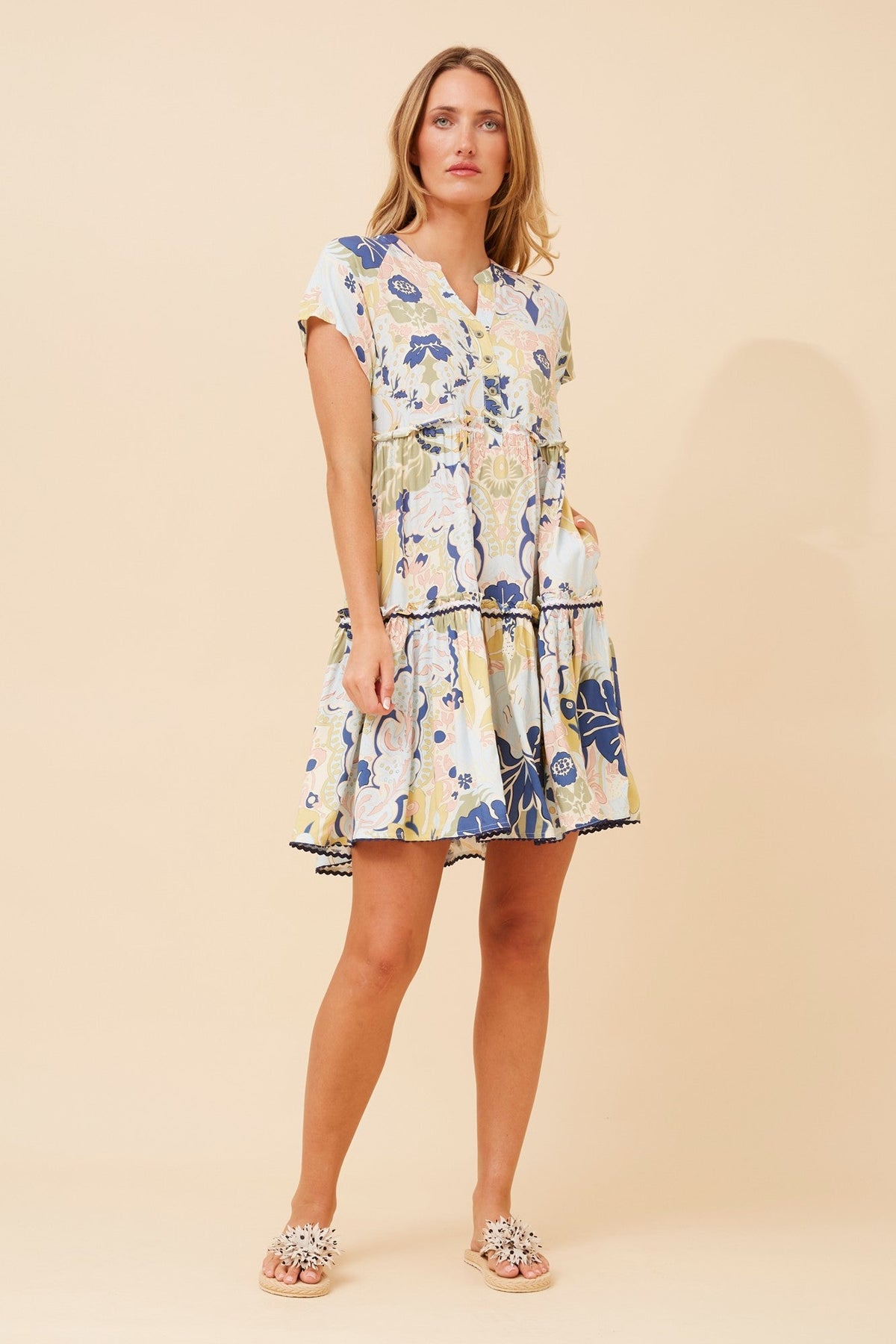 NERISA LEAF PRINT TIERED DRESS (Sage)