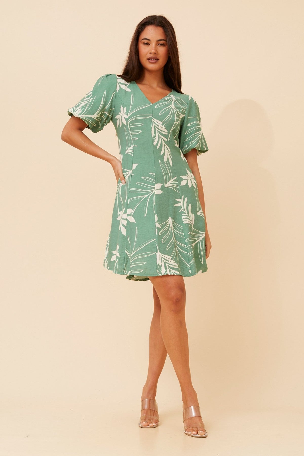 NILA LEAF PRINT SHORT DRESS (Black)