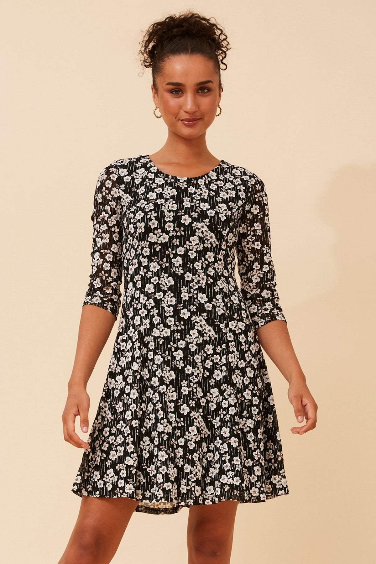 CAMILA FLORAL SHORT DRESS (Multi Beige)