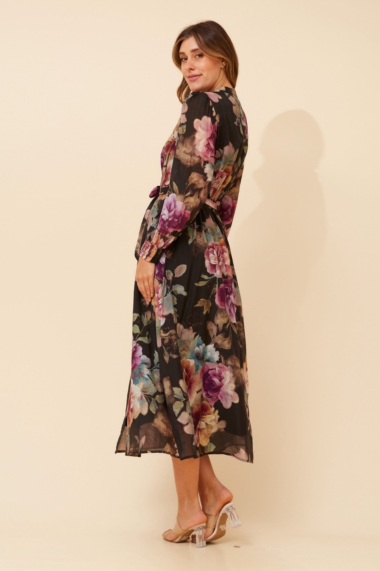 YUKTI FLORAL MAXI DRESS (Multi Black)