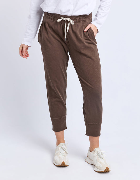 Image of a model wearing Pants. Product name - 3/4 Brunch Pant Coffee in Coffee colour by brand - Elm