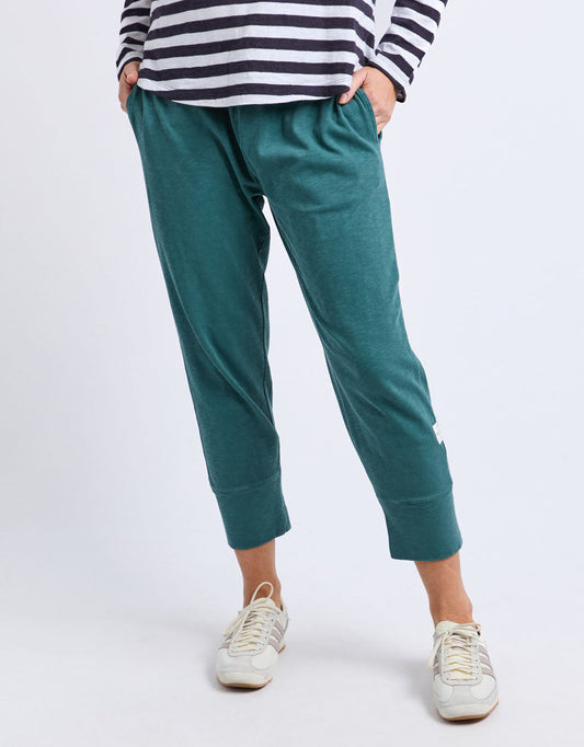 Image of a model wearing Pants. Productname: 3/4 Brunch Pant - in Teal colour by brand - Elm