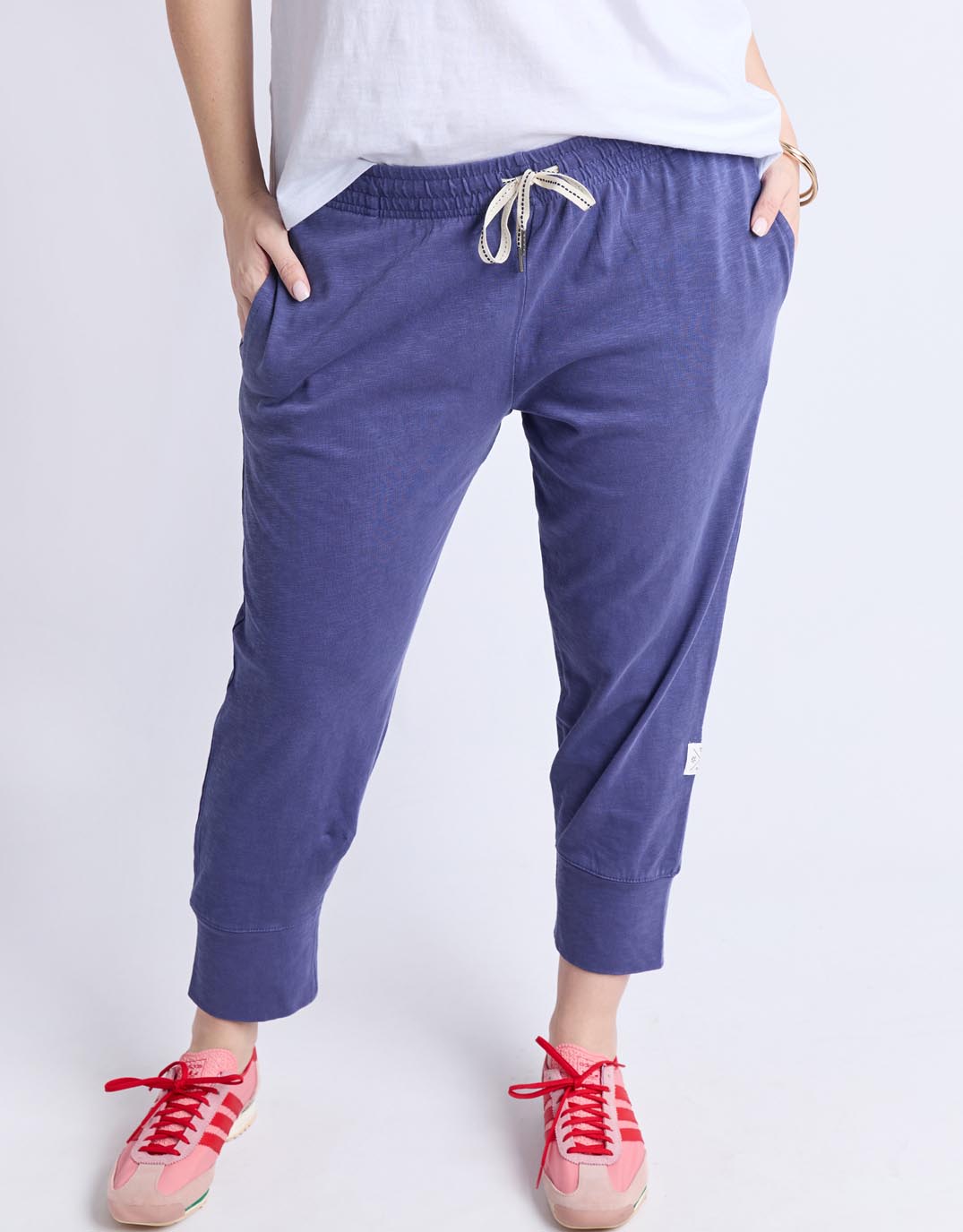 Image of a model wearing Pants. Productname: 3/4 Brunch Pant - in Vintage Blue colour by brand - Elm