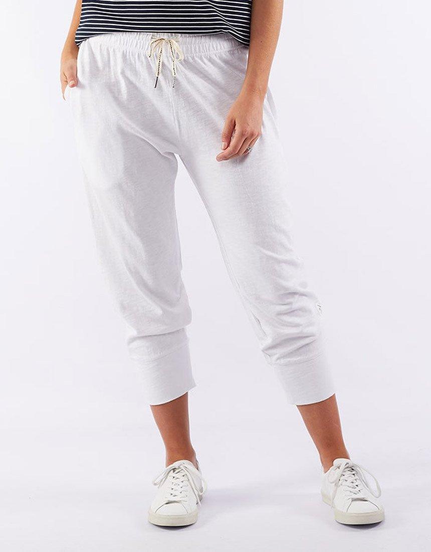 Image of a model wearing Pants. Productname: 3/4 Brunch Pants - in White colour by brand - Elm