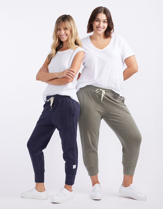 3/4 Brunch Pants - (Navy)
