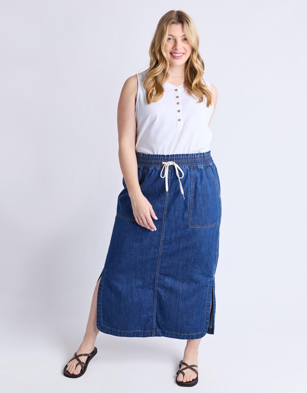 Elm Clover Midi Denim Skirt (Mid Blue Wash)