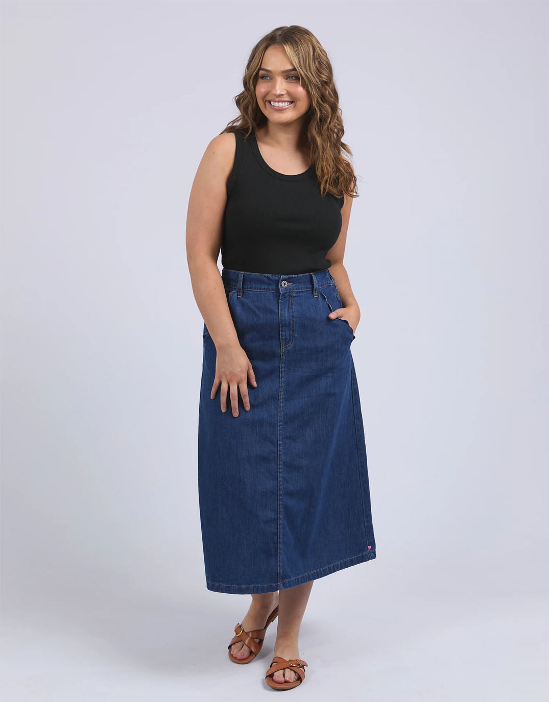 Elm Scallop Edge Denim Skirt (Mid Blue Wash)