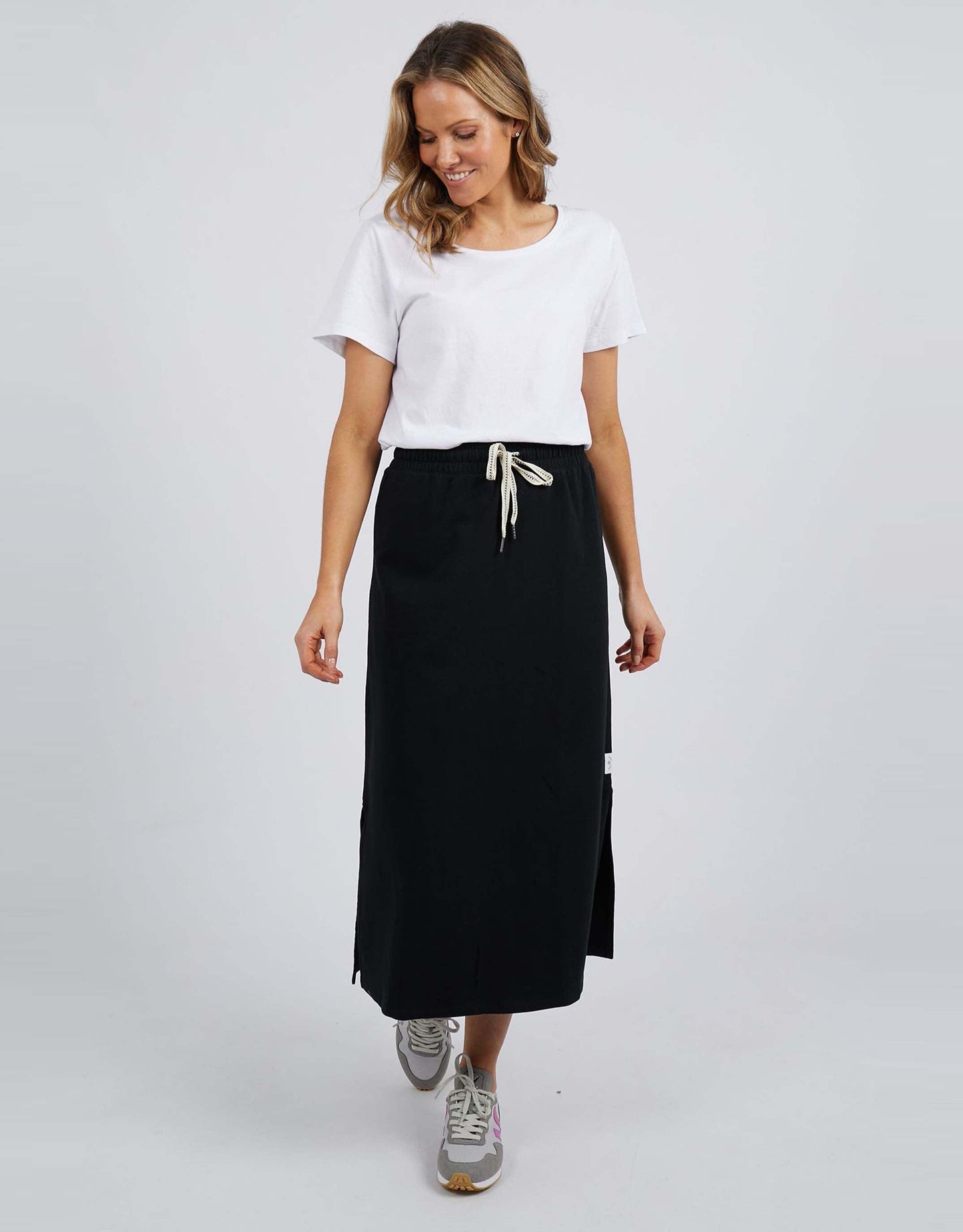 Elm Travel Skirt (Black)