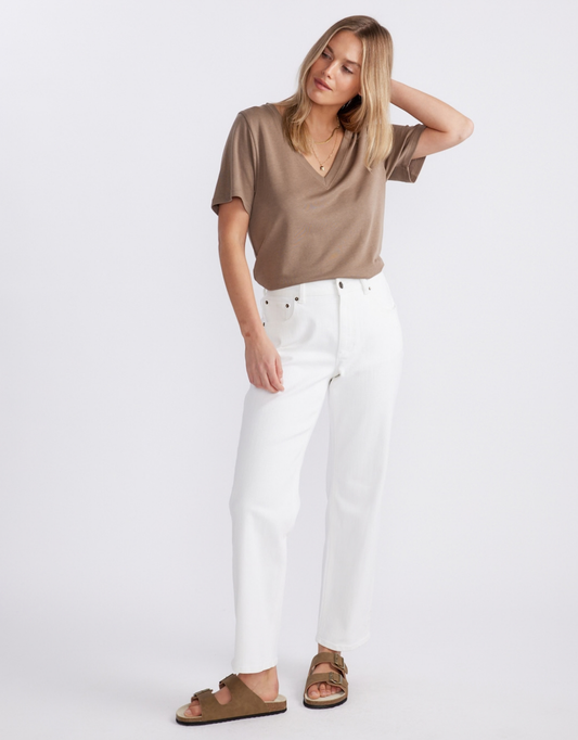 White & Co. Elodie Stretch Straight Leg Jean (White)