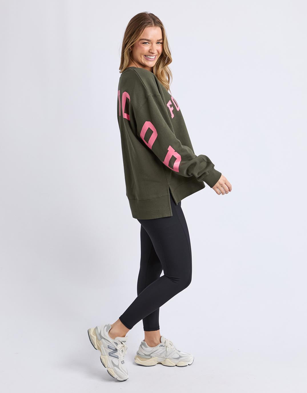 Foxwood Interval Crew (Dark Khaki / Coral)