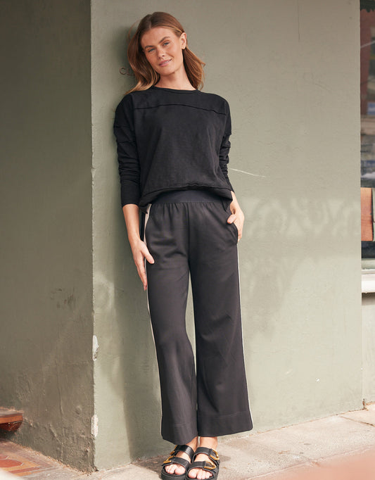 Jayne Throw On Top - (Black)