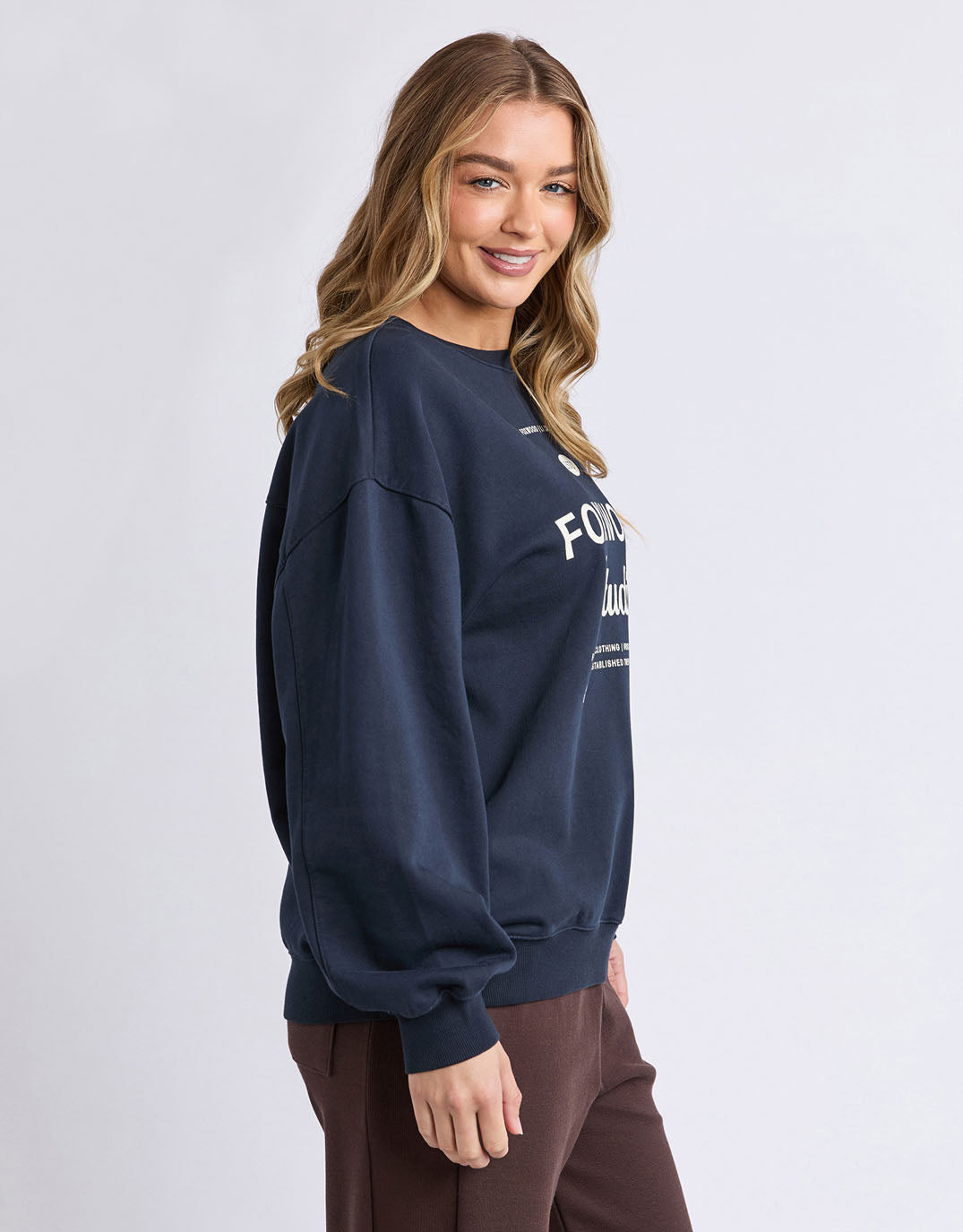 Foxwood Studio Crew (Dark Sapphire)