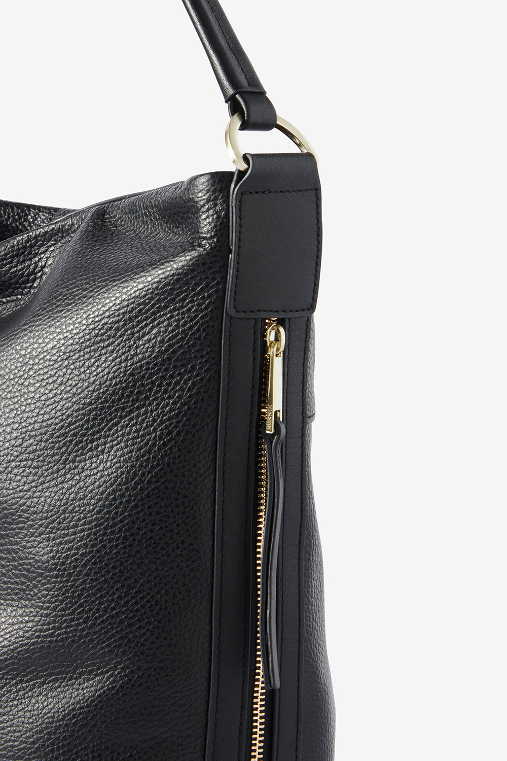 KINNON GINNI BUCKET BAG (Black)