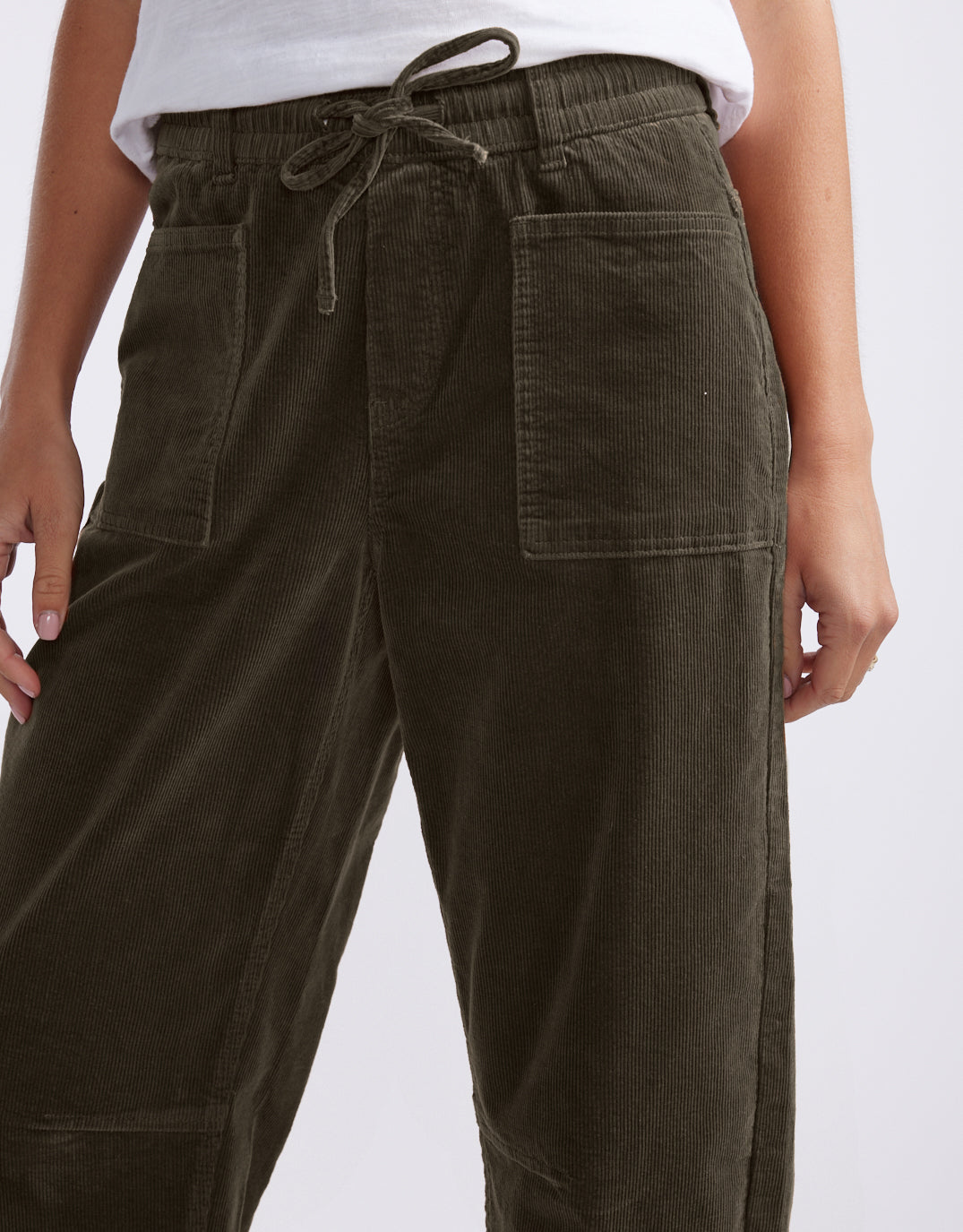 Monaco Cord Leo Barrel Jean (Forest Moss)