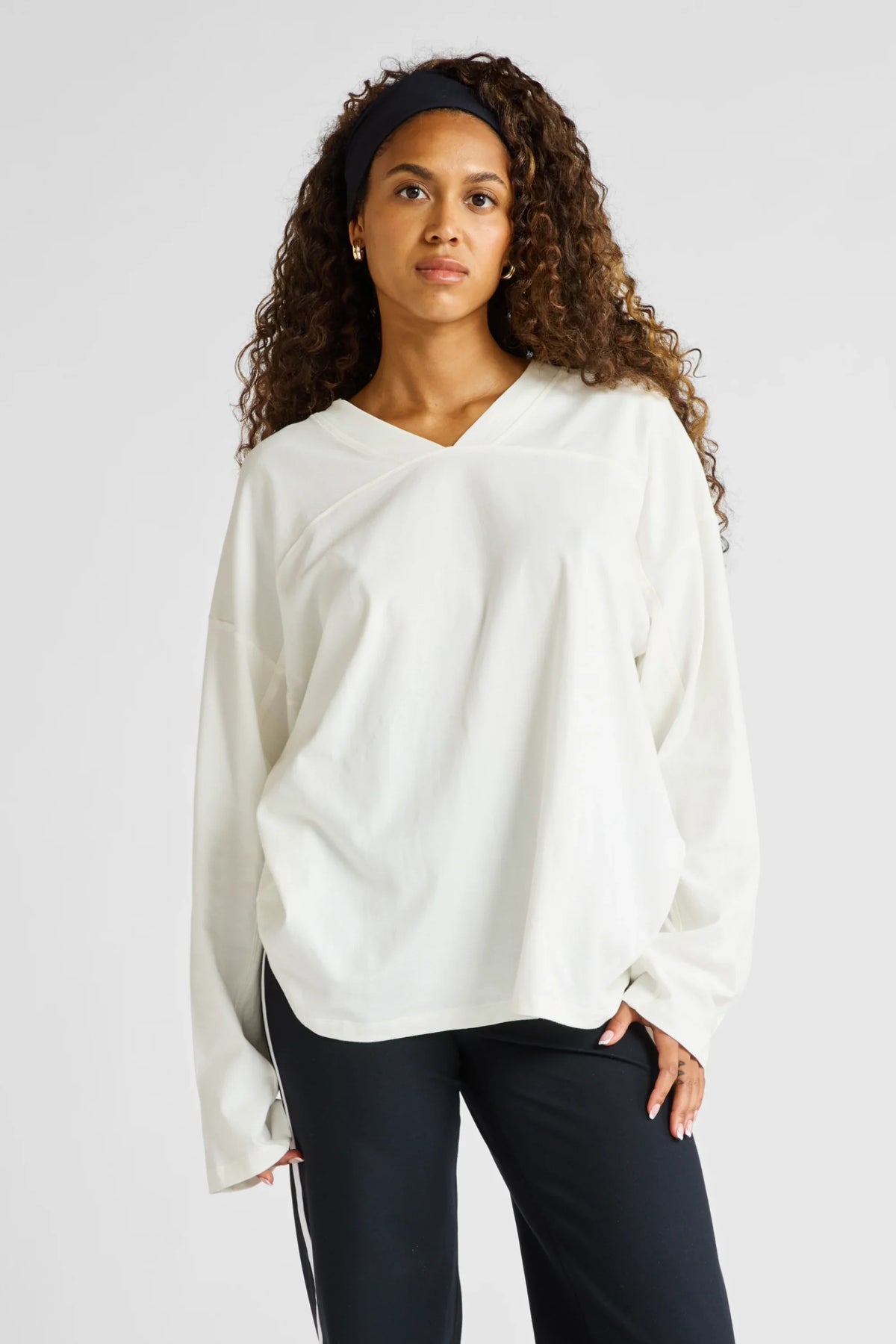 Oversized V-Neck Long Sleeve (Chalk)