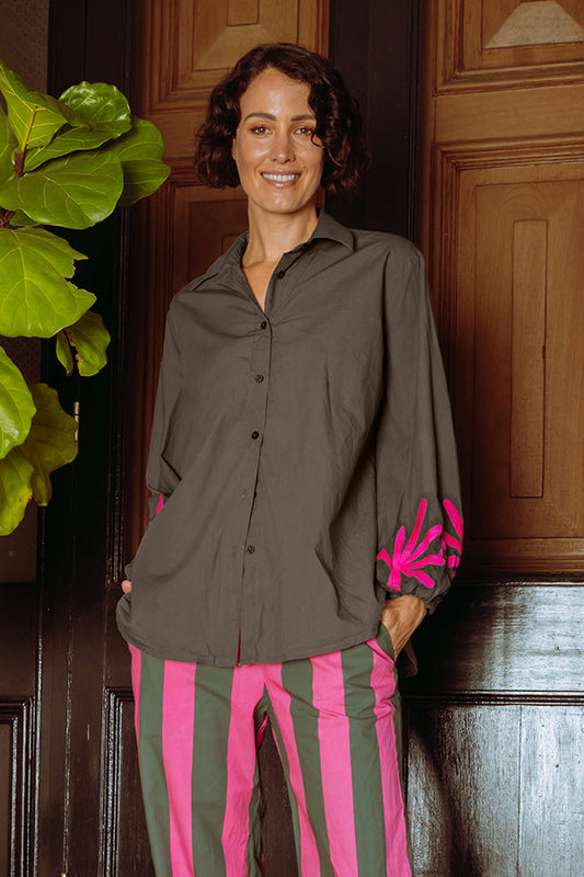 Image of Shirts. Productname: Itami Lillie Shirt Khaki in Khaki colour by brand - Itami Division