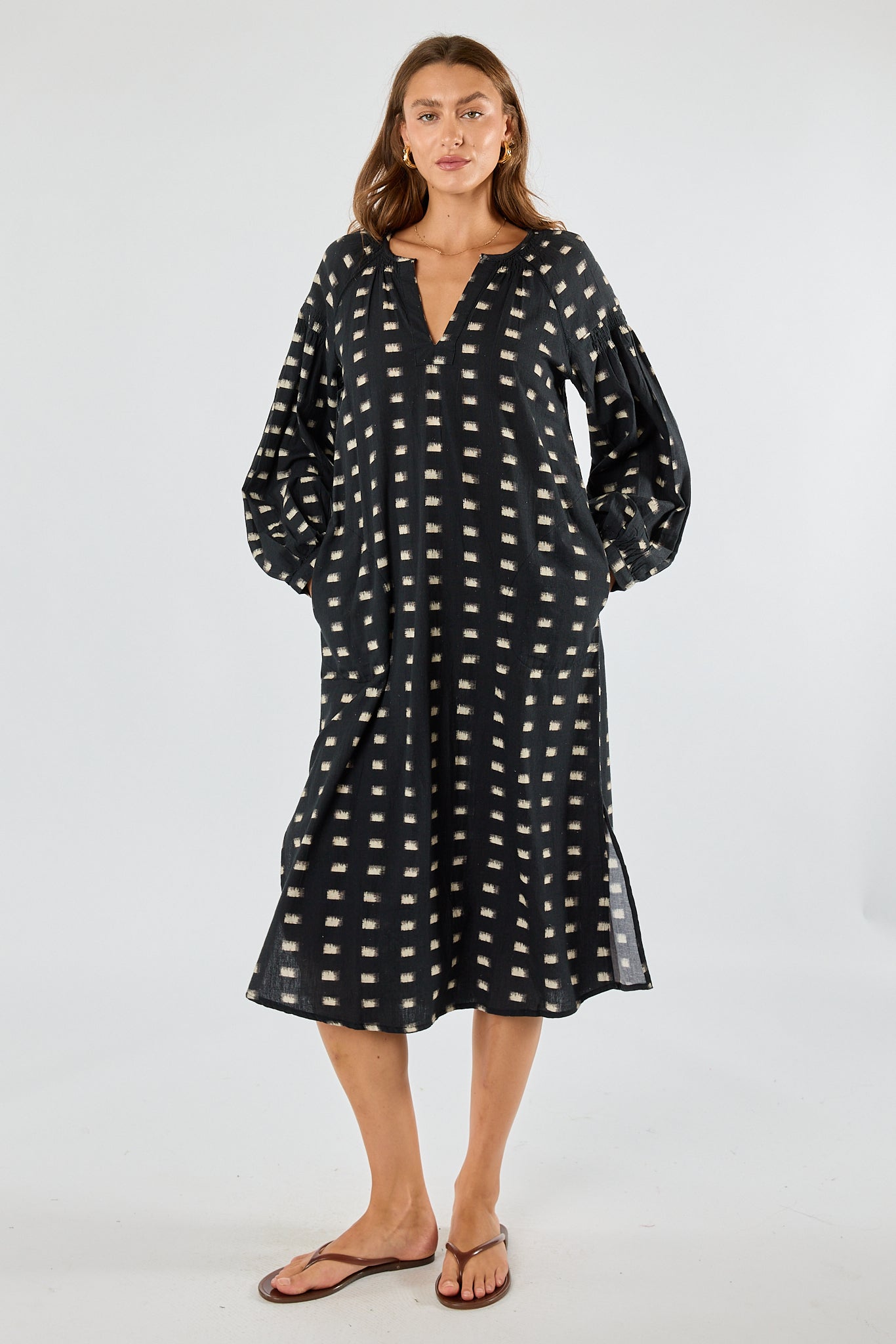 Division Itami Rocha Kaftan (Black)