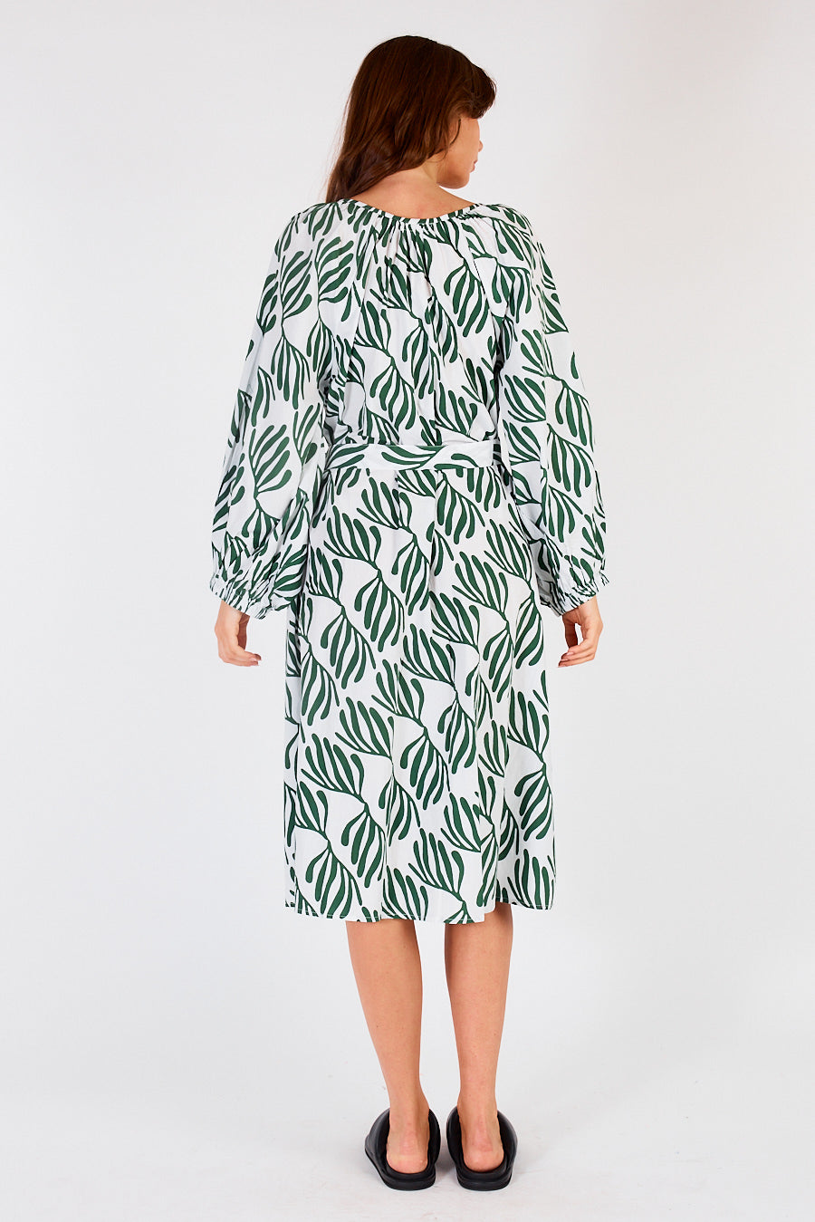 Division Itami Sakanto L/S Button Dress Verde (White)