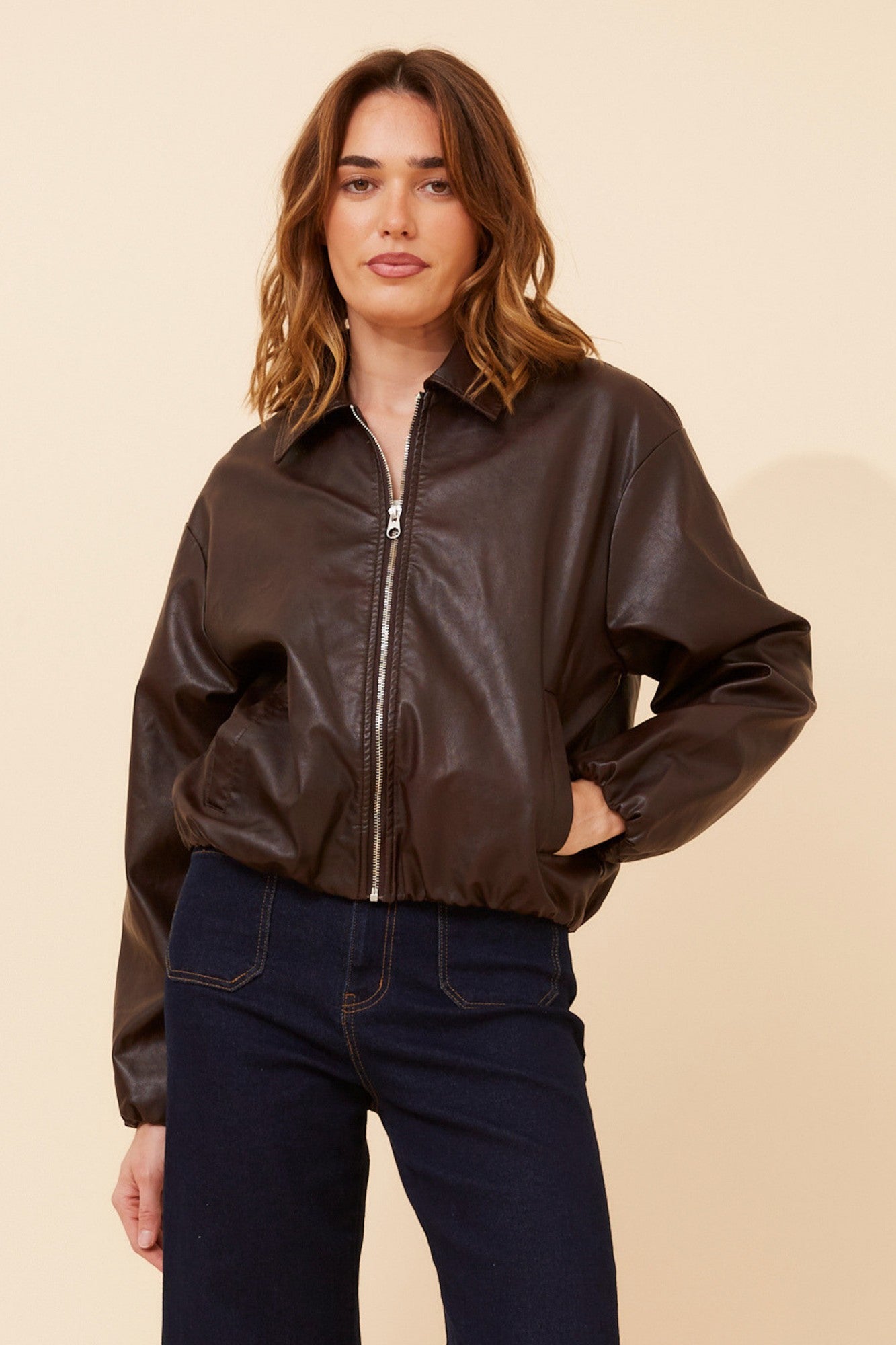 COLLETA SOLID VEGAN LEATHER JACKET (Chocolate)
