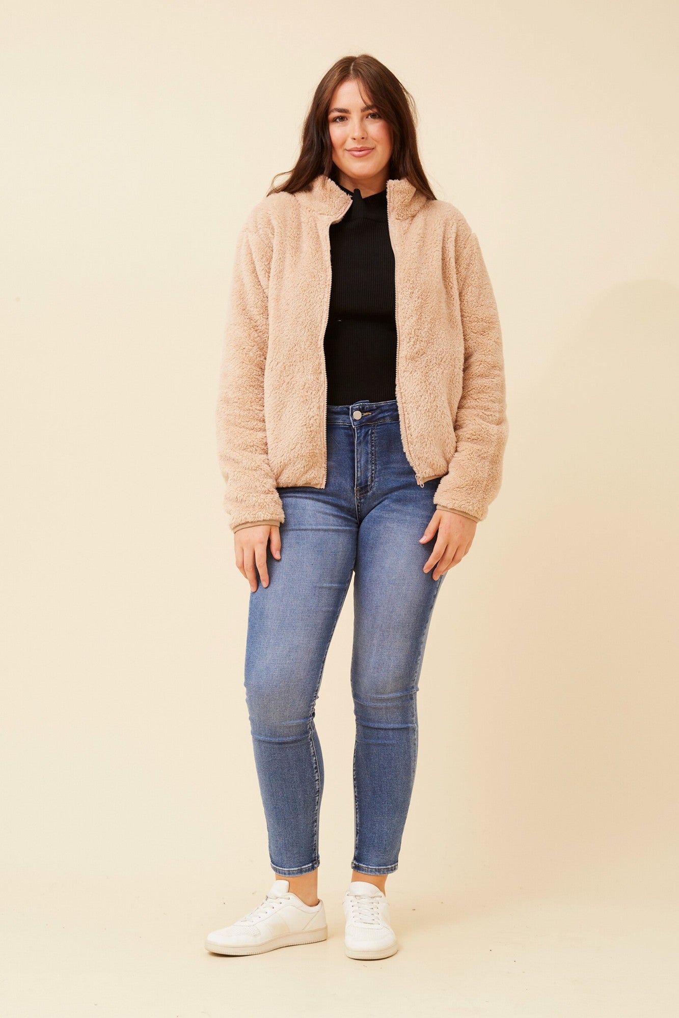 LYN FAUX FUR JACKET (PLUS) (Beige)