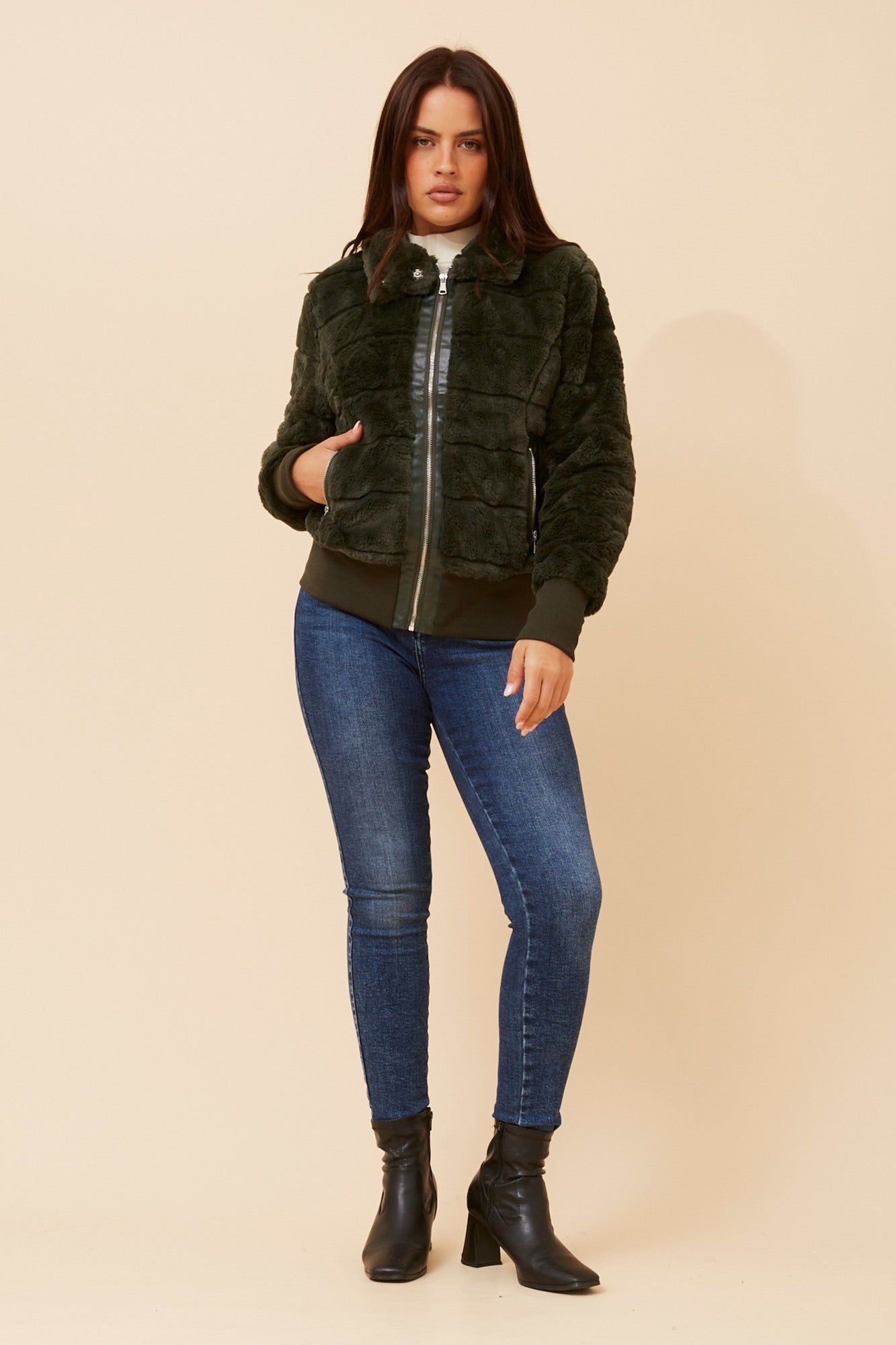 RAYMA FAUX FUR BOMBER JACKET (Beige)