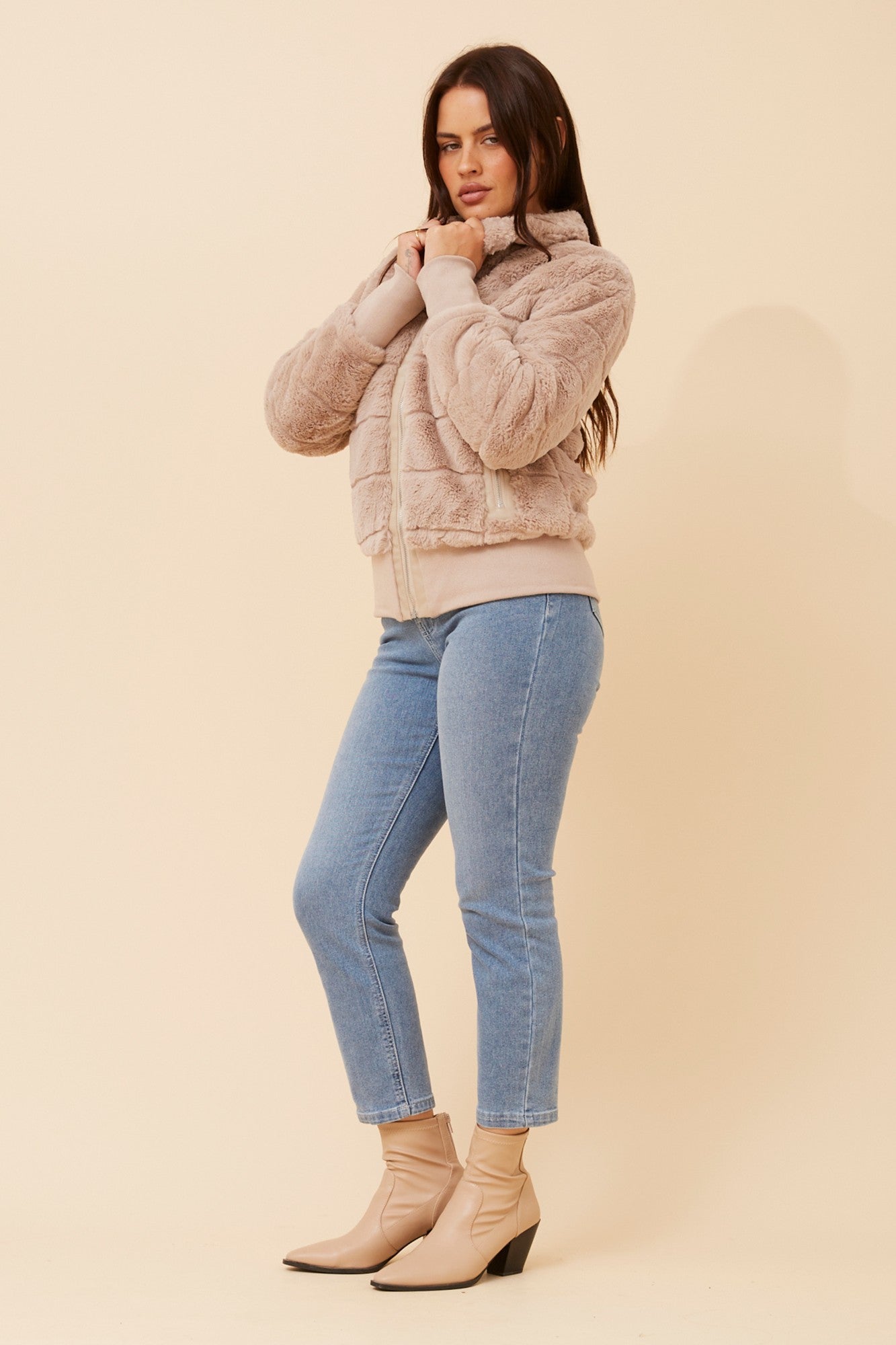 RAYMA FAUX FUR BOMBER JACKET (Beige)