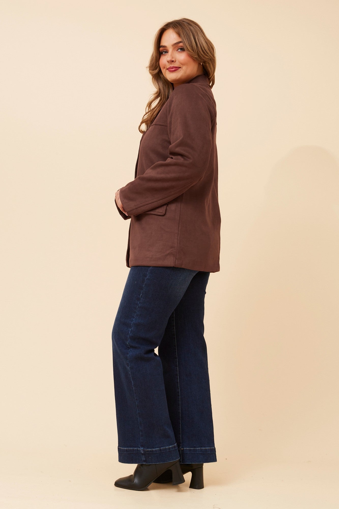 DARBY FAUX SUEDE JACKET (Chocolate)