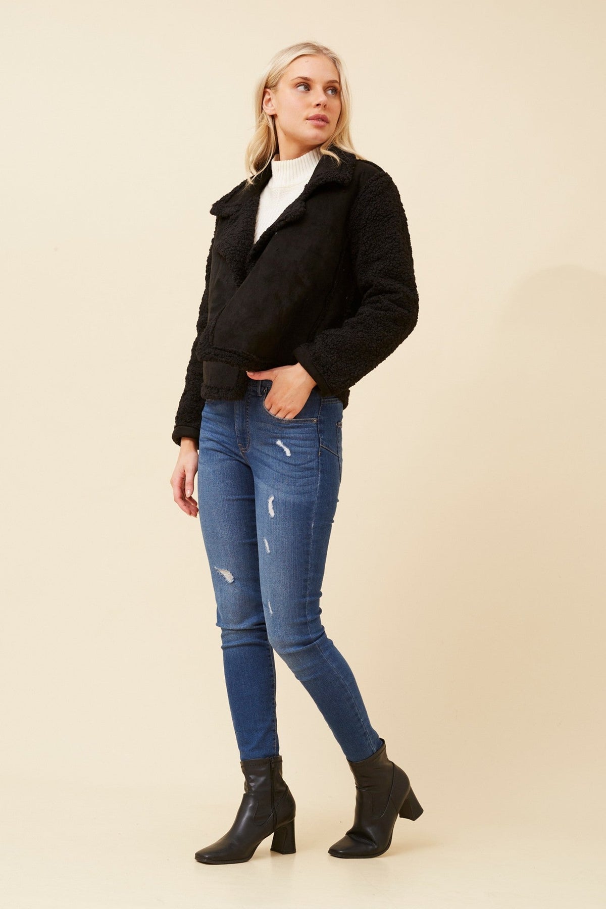 DOVEVA FAUX SUEDE SHERPA JACKET (Emerald)
