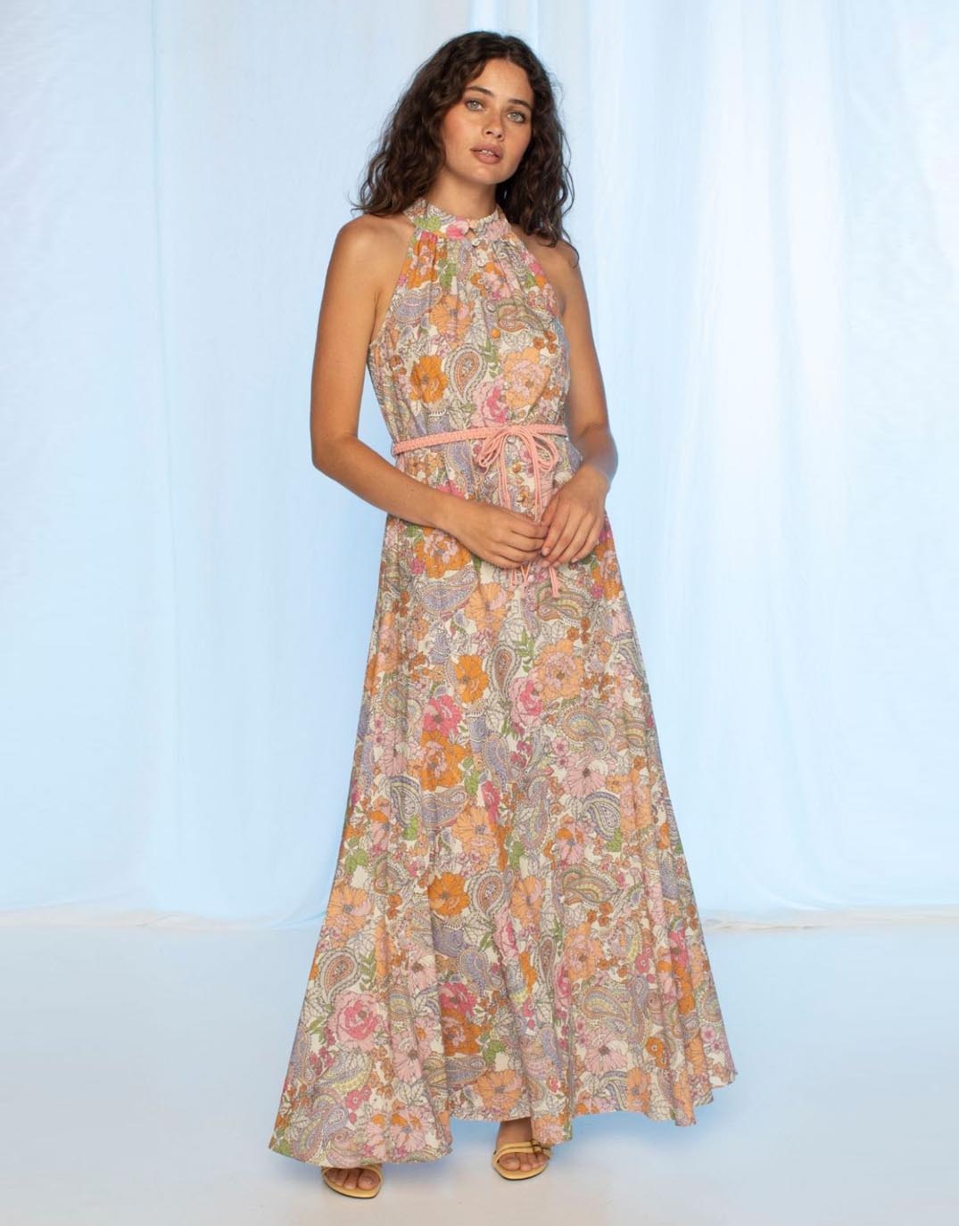 Image of Dresses. Productname: Jemma Maxi Dress - in Tales Of Flowers colour by brand - Kachel