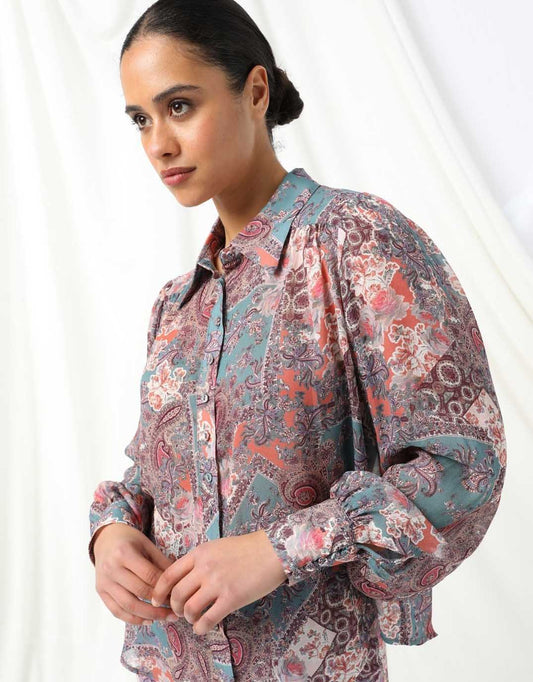 Image of a model wearing Tops. Productname: Margot Blouse - in Multi colour by brand - Kachel