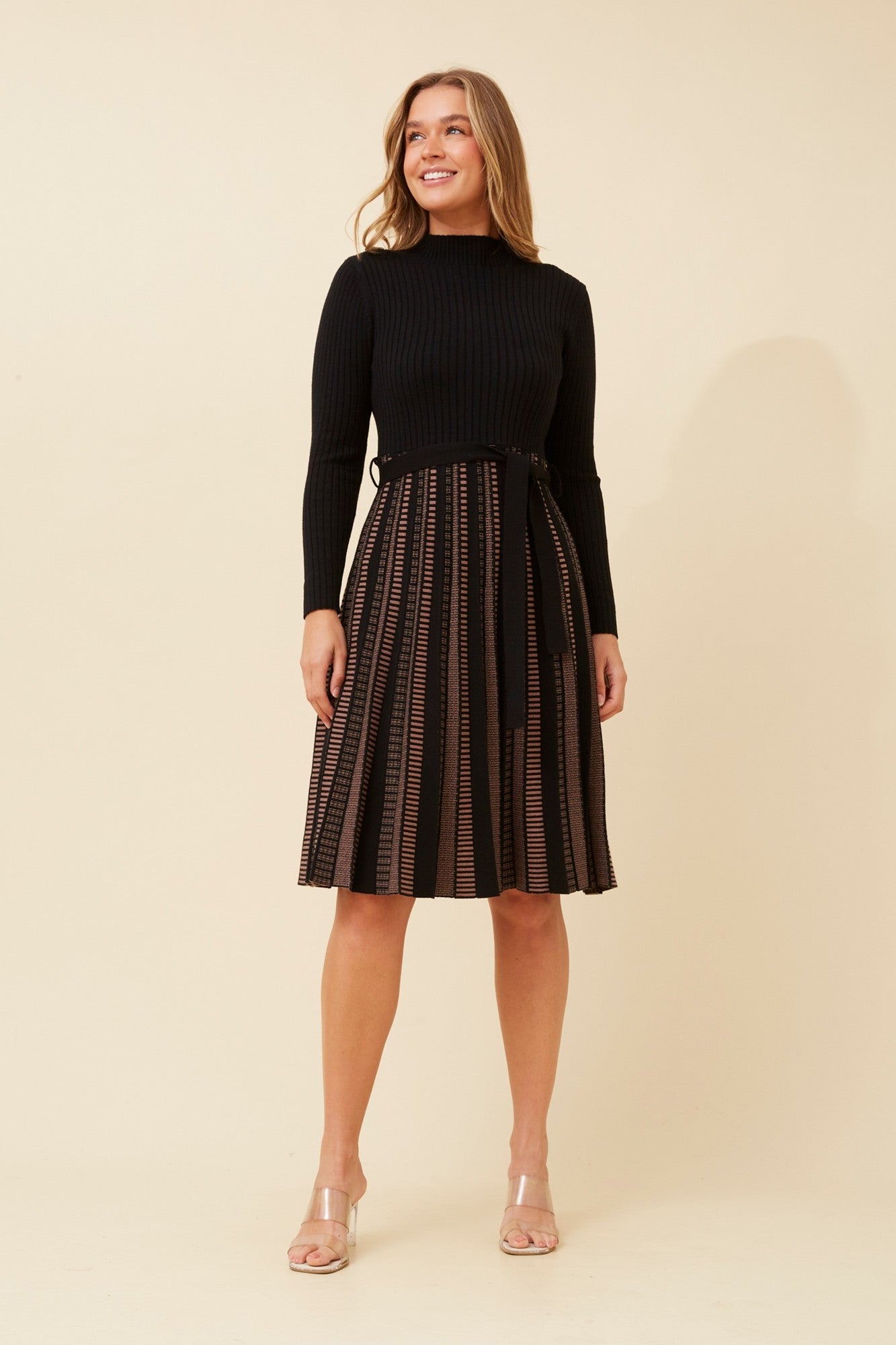 AMRITA FIT AND FLARE KNIT DRESS (Black)