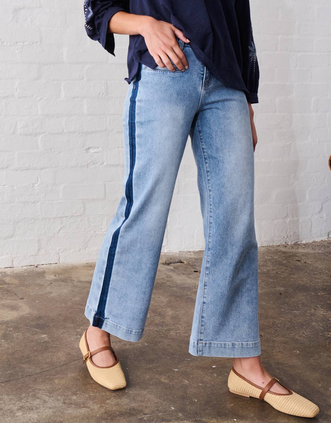 Image of Jeans. Productname: Freya Side Panel - in Waterfall colour by brand - Kireina