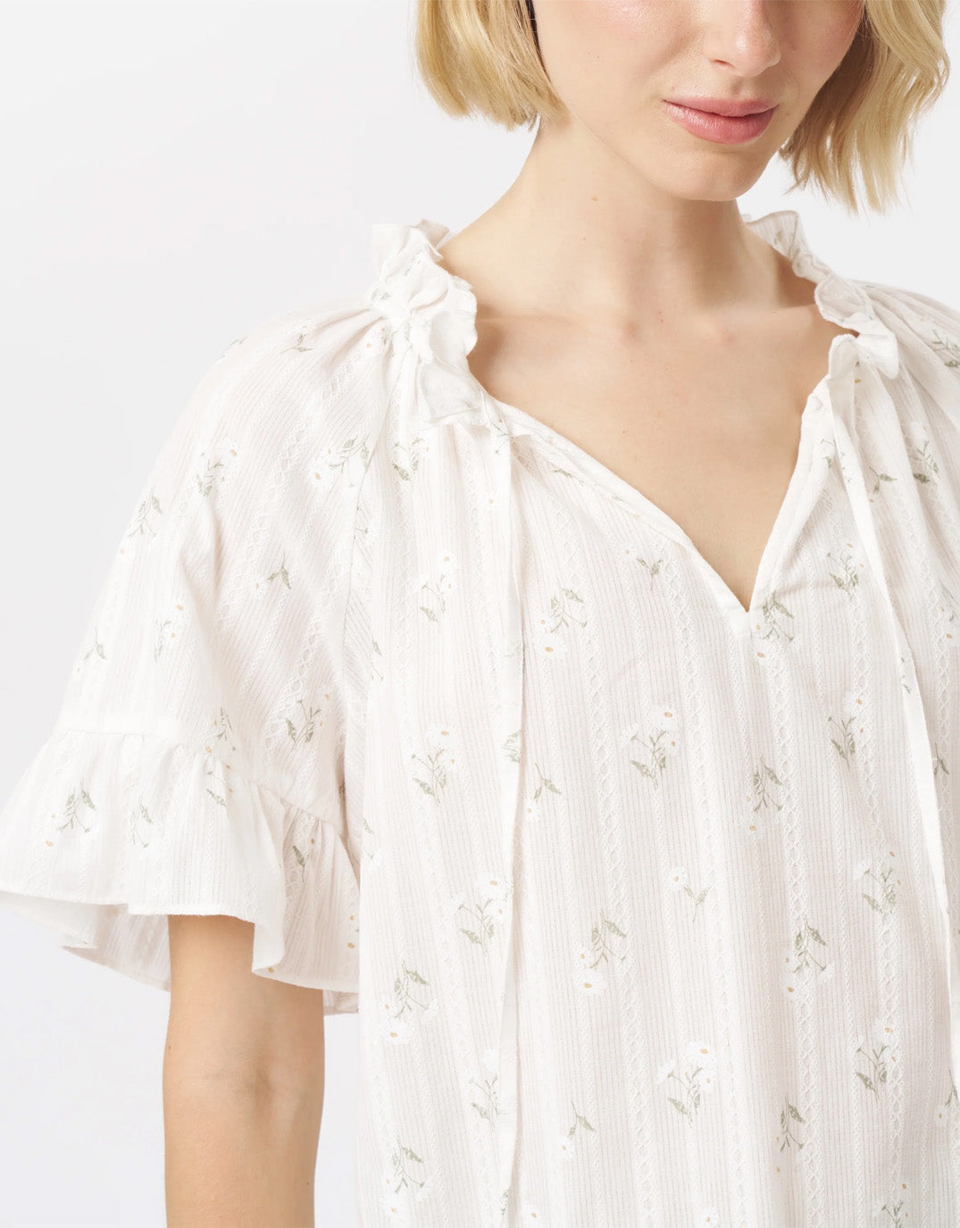 Kireina Patricia Shirt With Flowers (White)