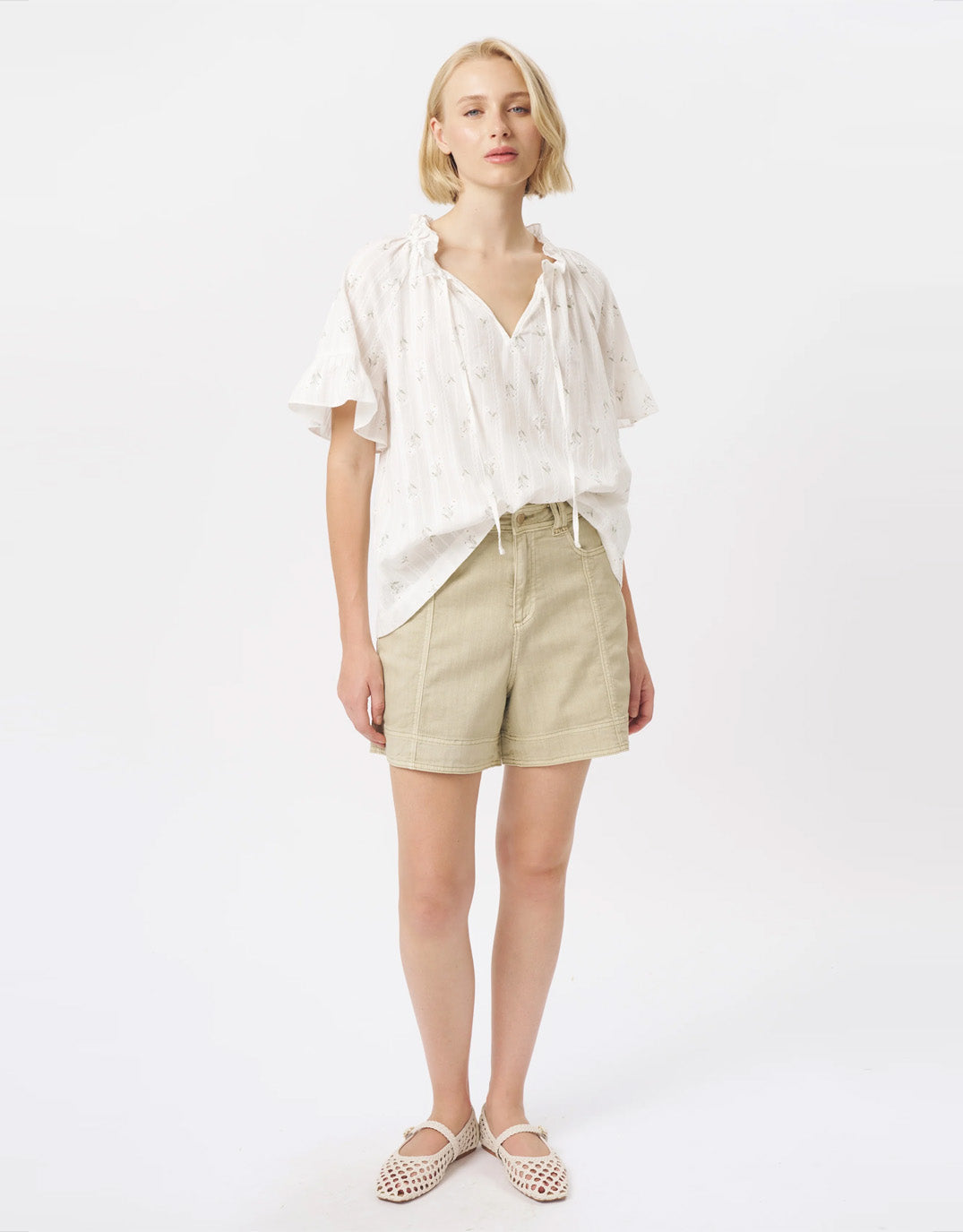 Kireina Patricia Shirt With Flowers (White)