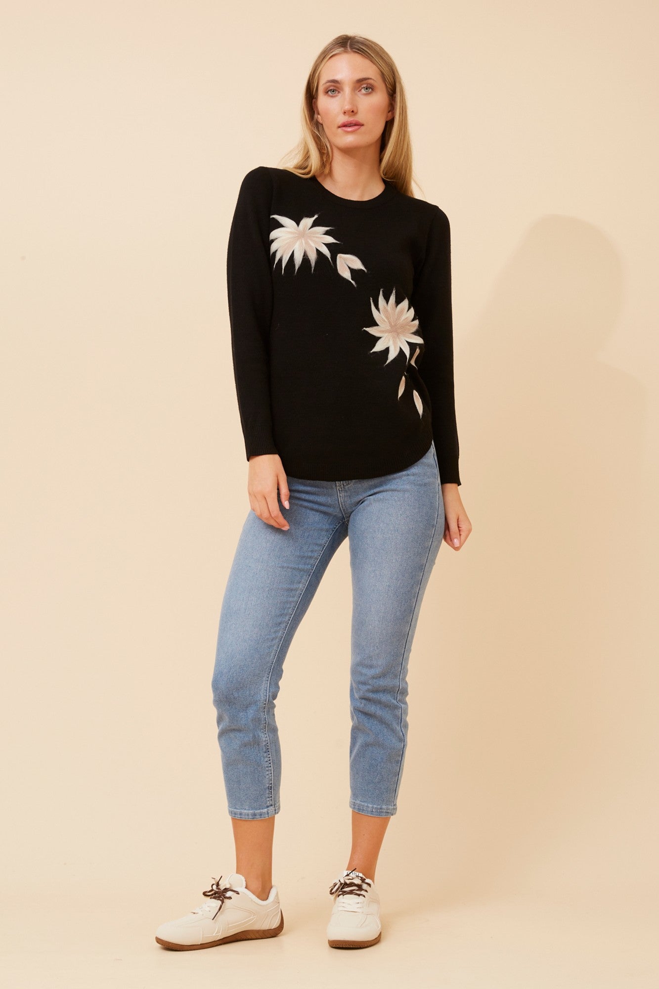 BRAY EMBRODERED KNIT PULLOVER (Black)