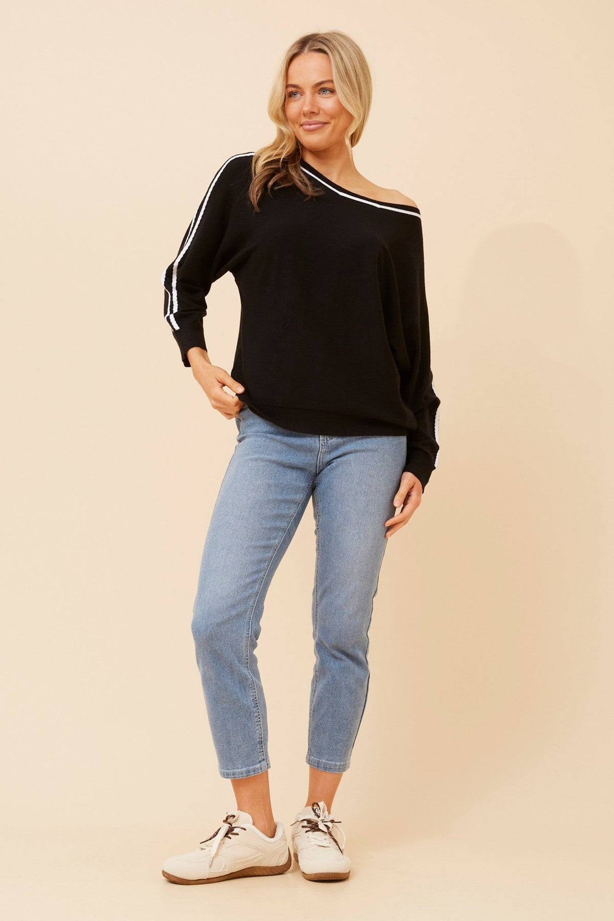 NELLY SOLID KNIT PULLOVER (Latte)