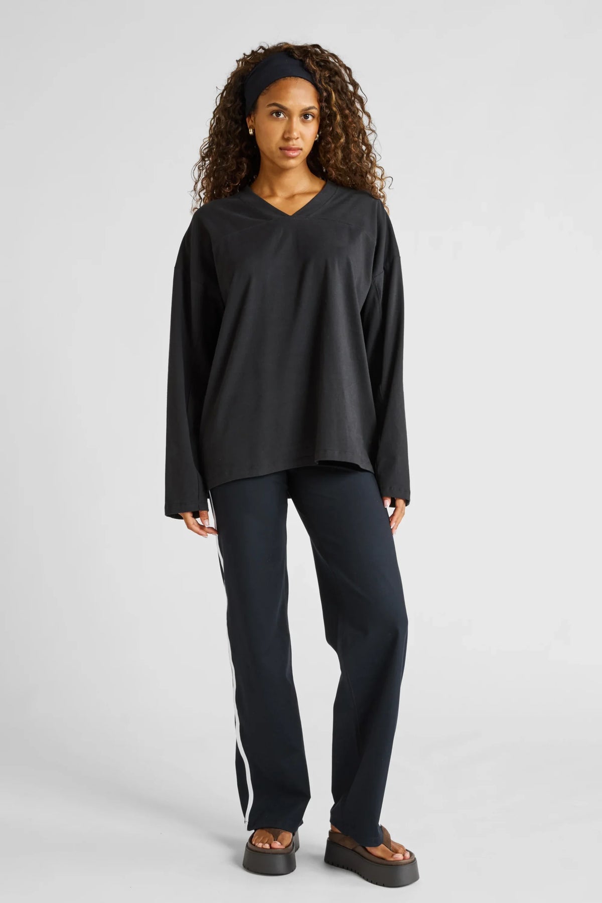 Oversized V-Neck Long Sleeve (Black)