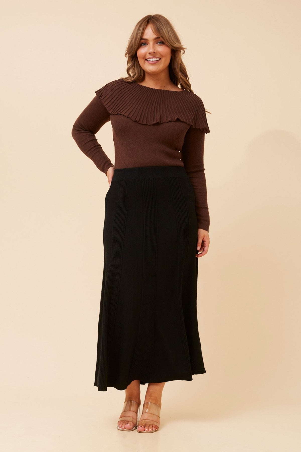 ZUKI SOLID KNIT MAXI SKIRT (Khaki)
