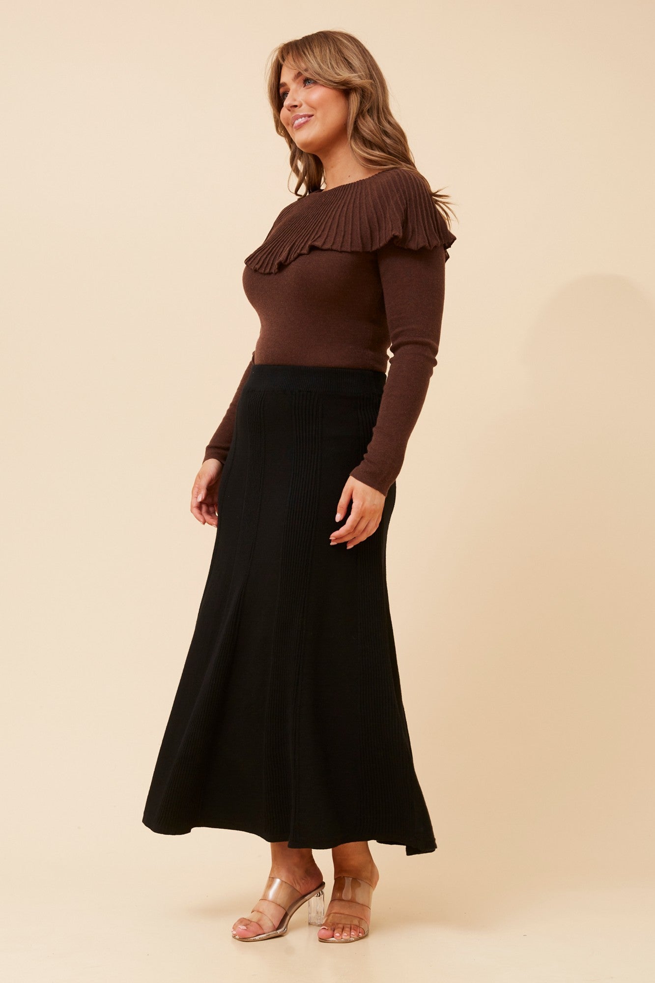 ZUKI SOLID KNIT MAXI SKIRT (Khaki)