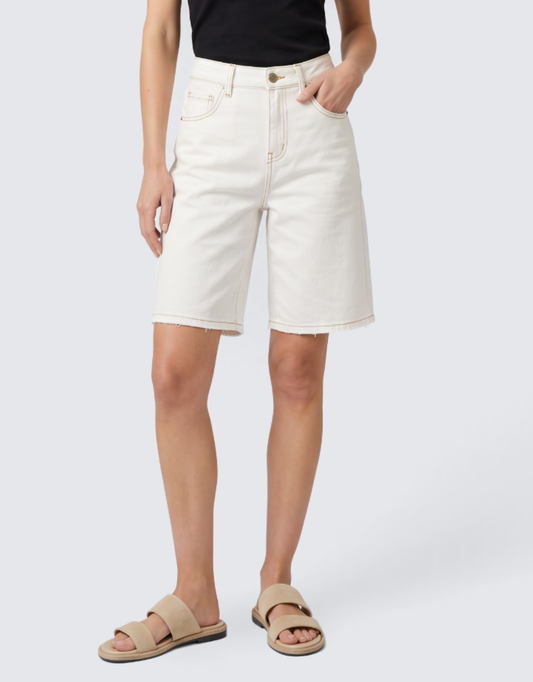Image of a model wearing Shorts. Product name - Lucie Denim Short Off White in Off White colour by brand - 132 Fashion