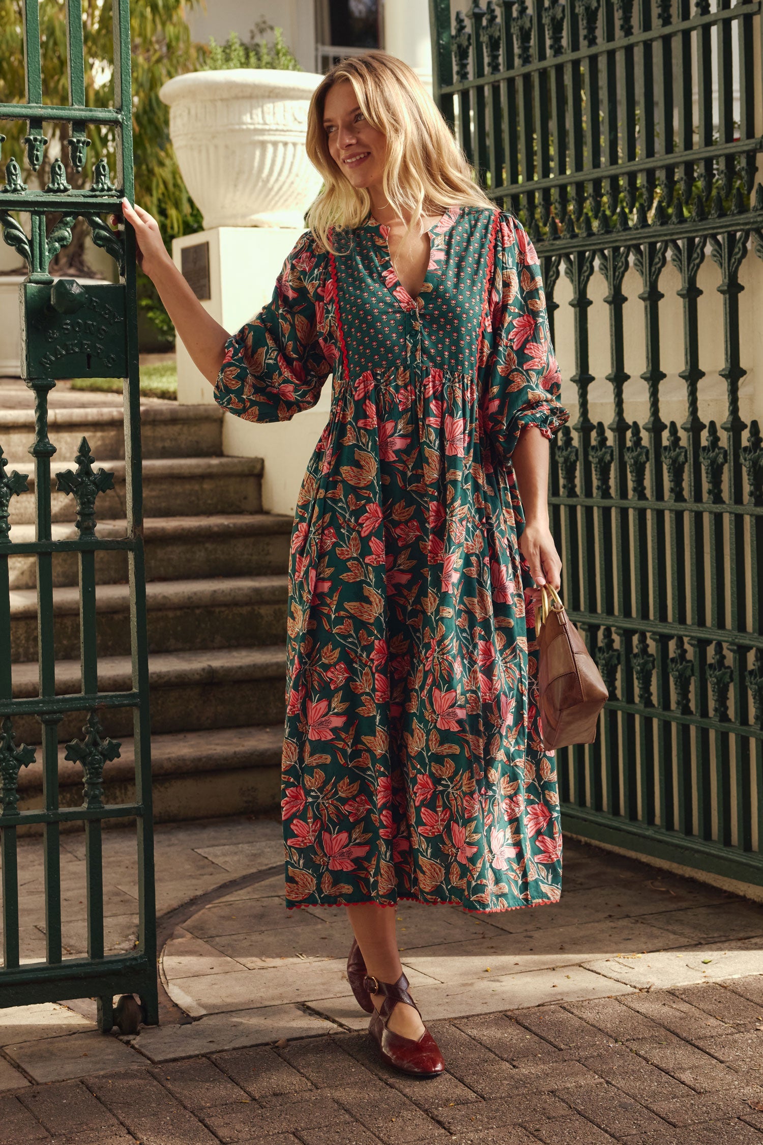 Image of Dresses. Productname: LulaLife Elija Midi Forest in Forest colour by brand - LulaLife